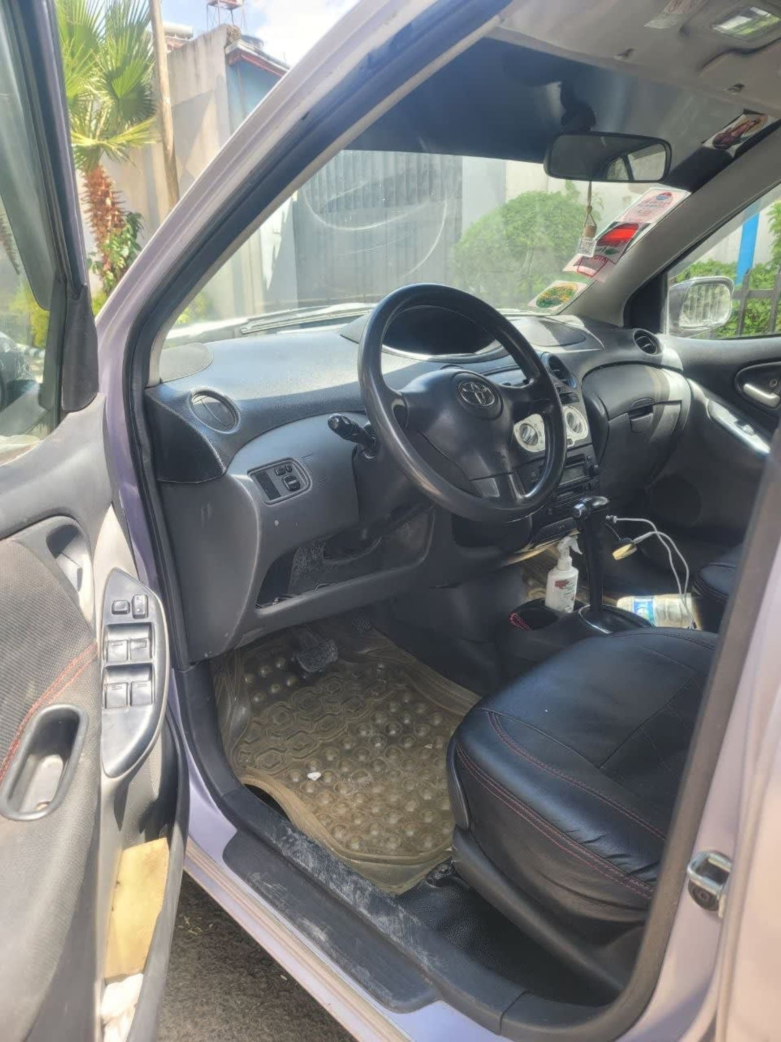 2004 Toyota Vitz — photo 2