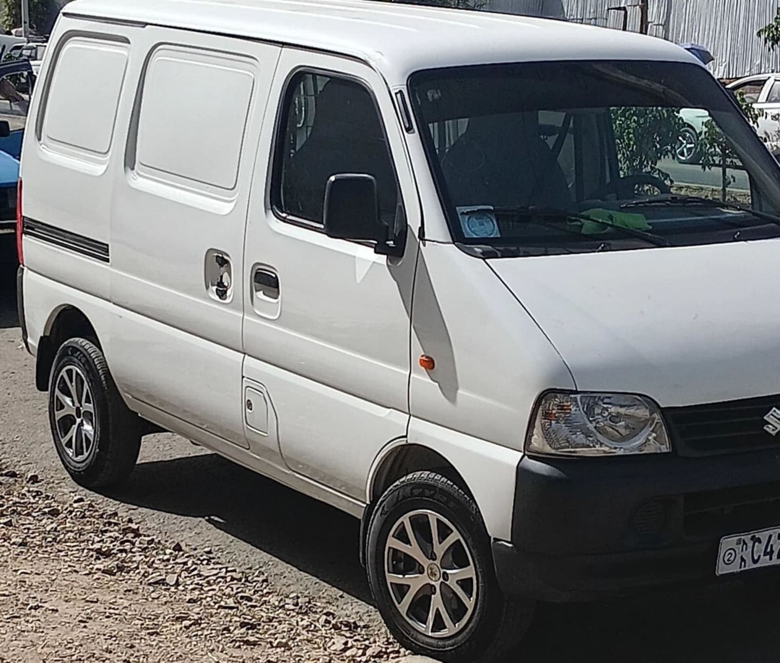 2023 Suzuki Ecco — photo 4