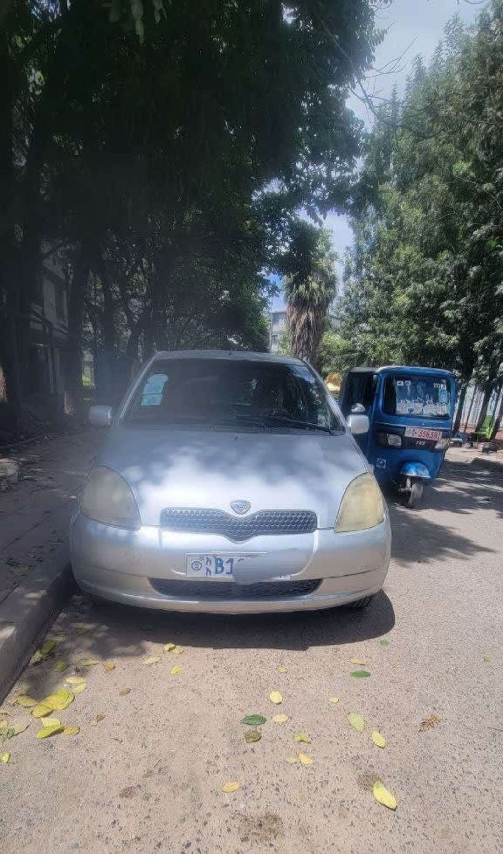 2001 Toyota Vitz — photo 7
