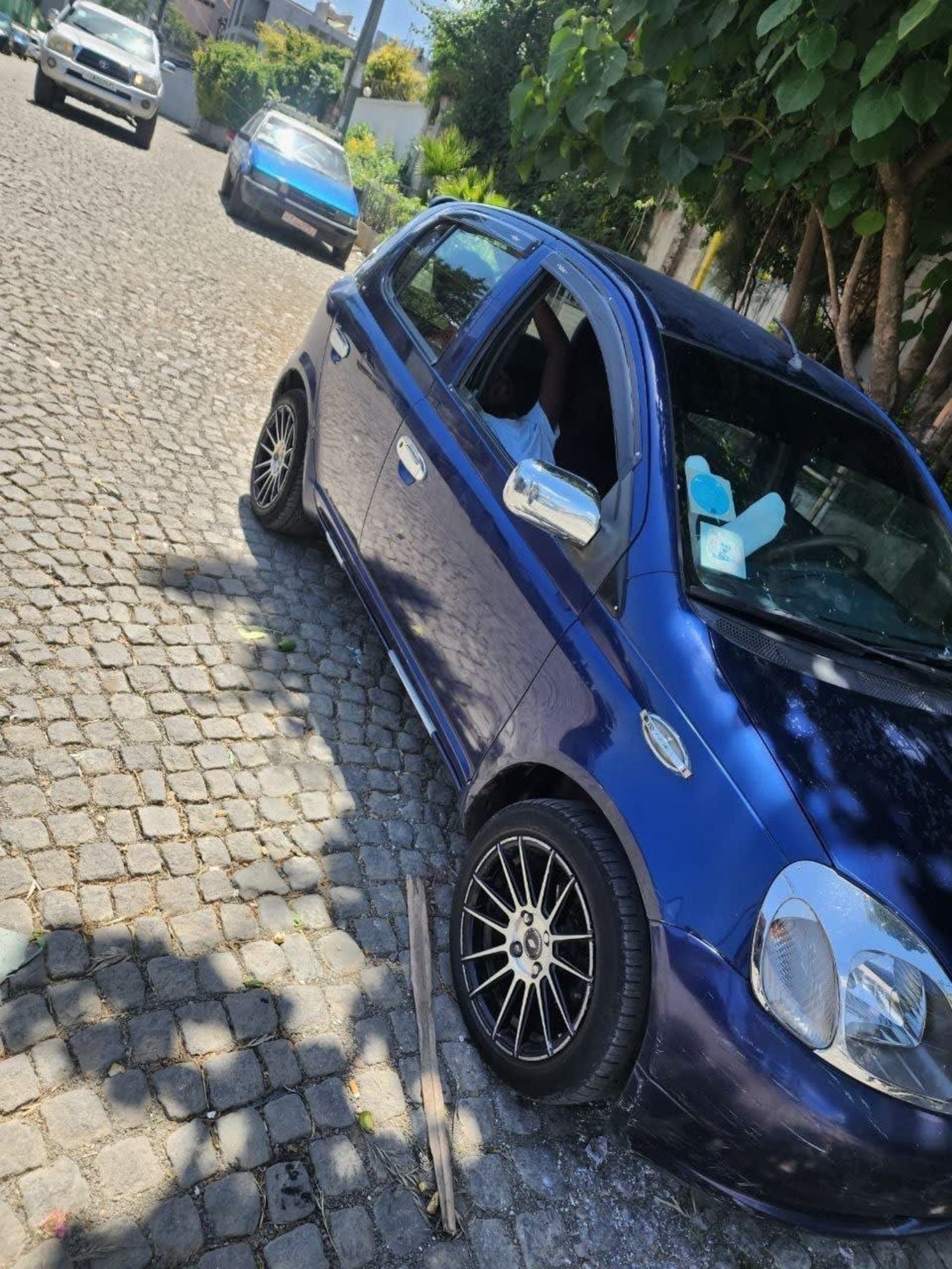 2001 Toyota Vitz — photo 4