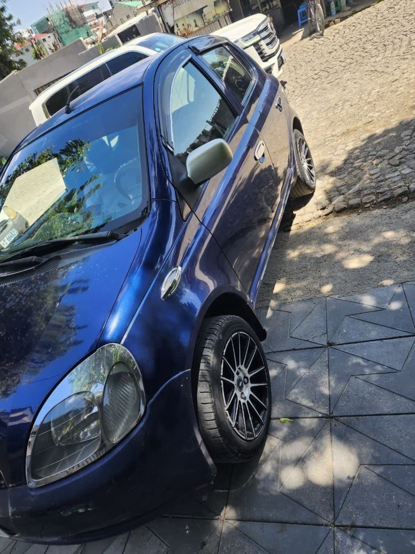 2001 Toyota Vitz — photo 5
