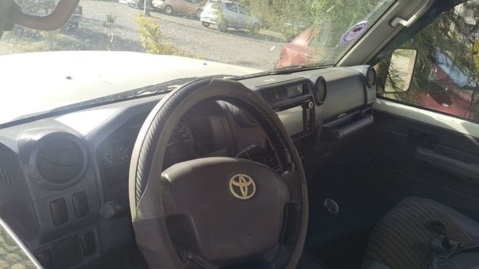 2011 Toyota Land Cruiser Mark2 — photo 2