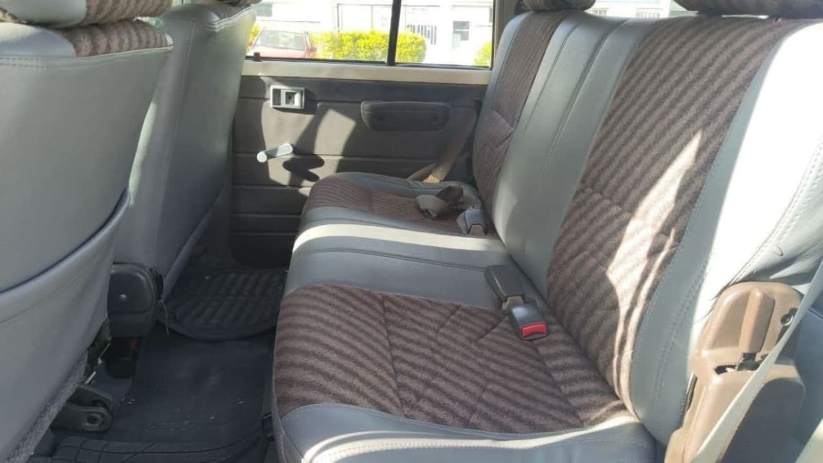 2011 Toyota Land Cruiser Mark2 — photo 3