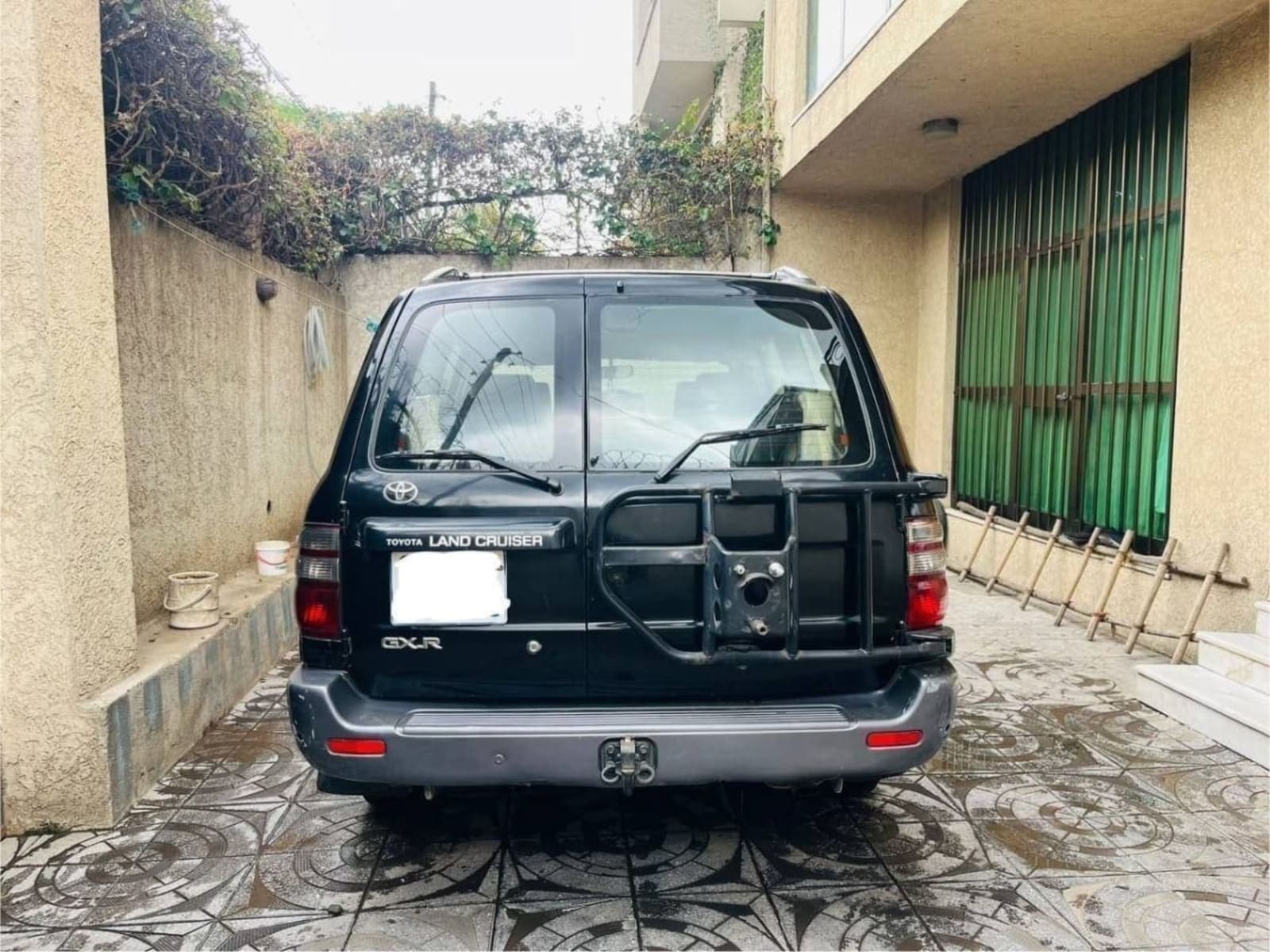 2005 Toyota Landcruiser 105
