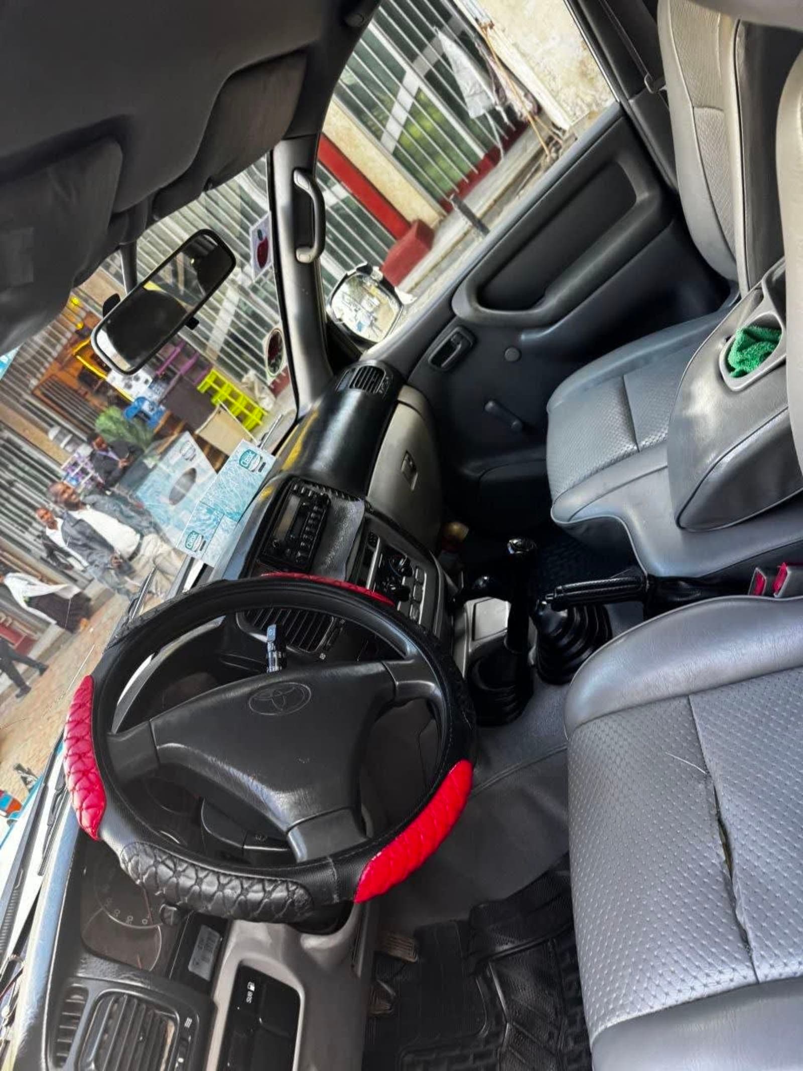2005 Toyota Land Cruiser 105 — photo 5