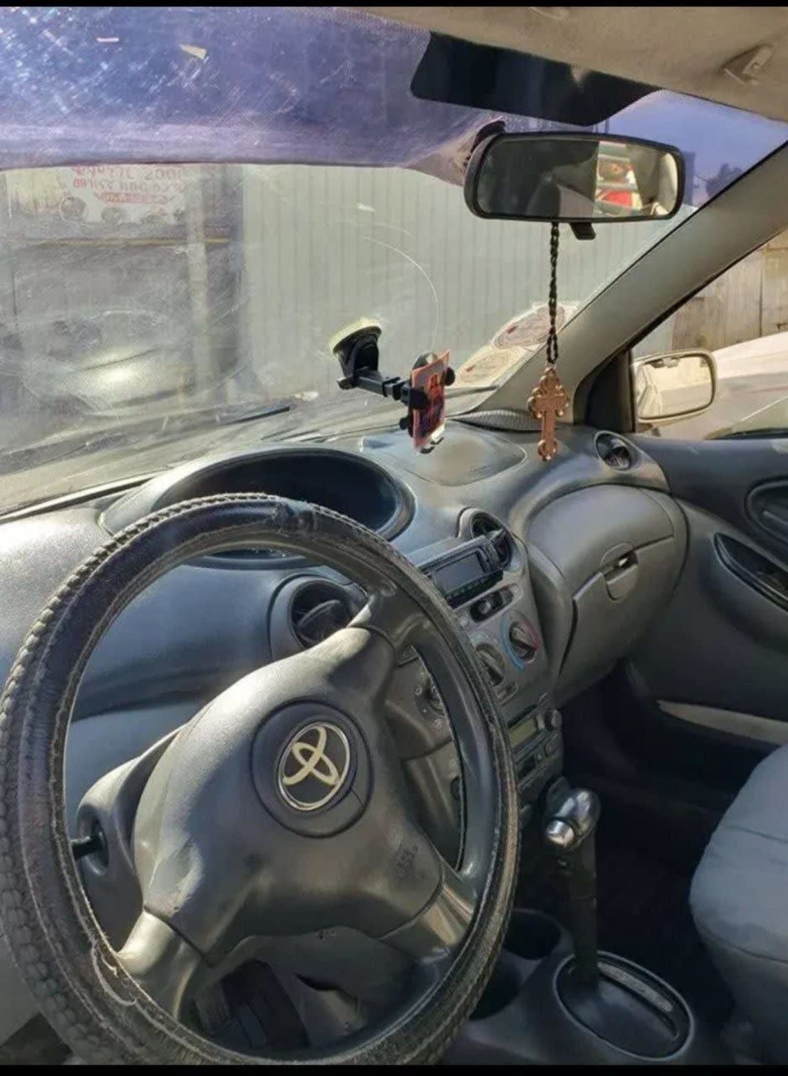2002 Toyota Vitz — photo 5