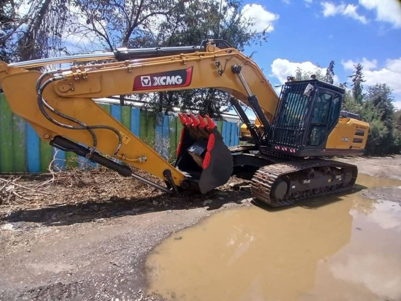 2025 XCMG Excavator โ photo 1