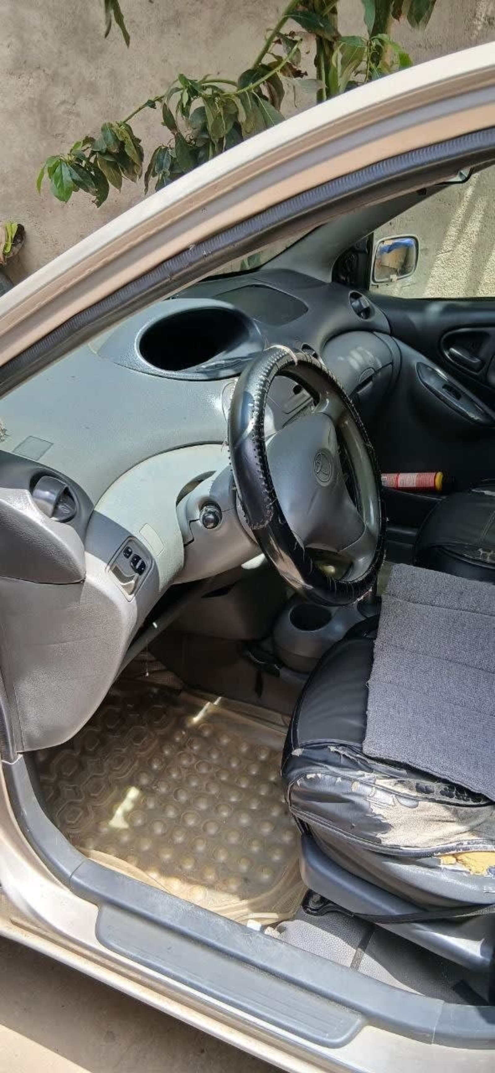 2001 Toyota Vitz — photo 3