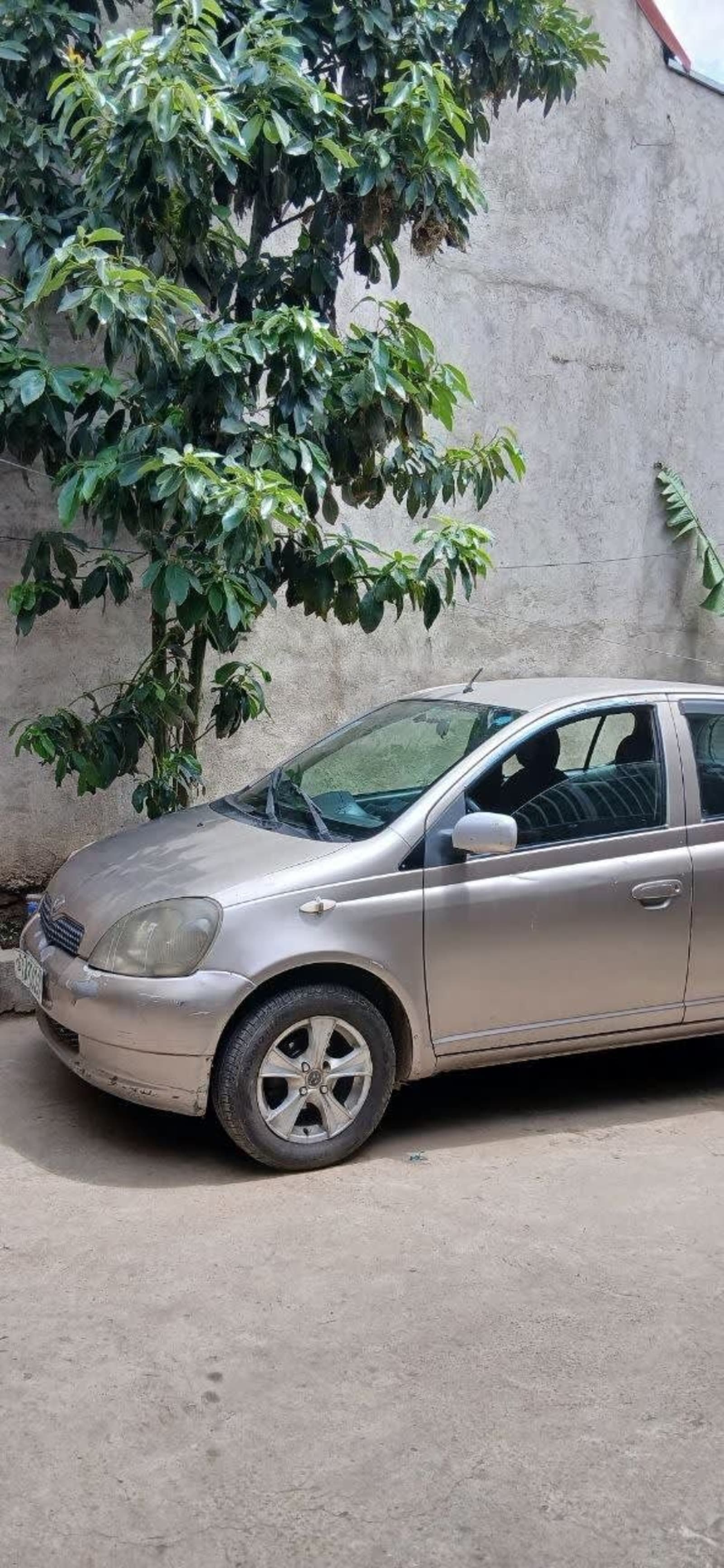 2001 Toyota Vitz — photo 4