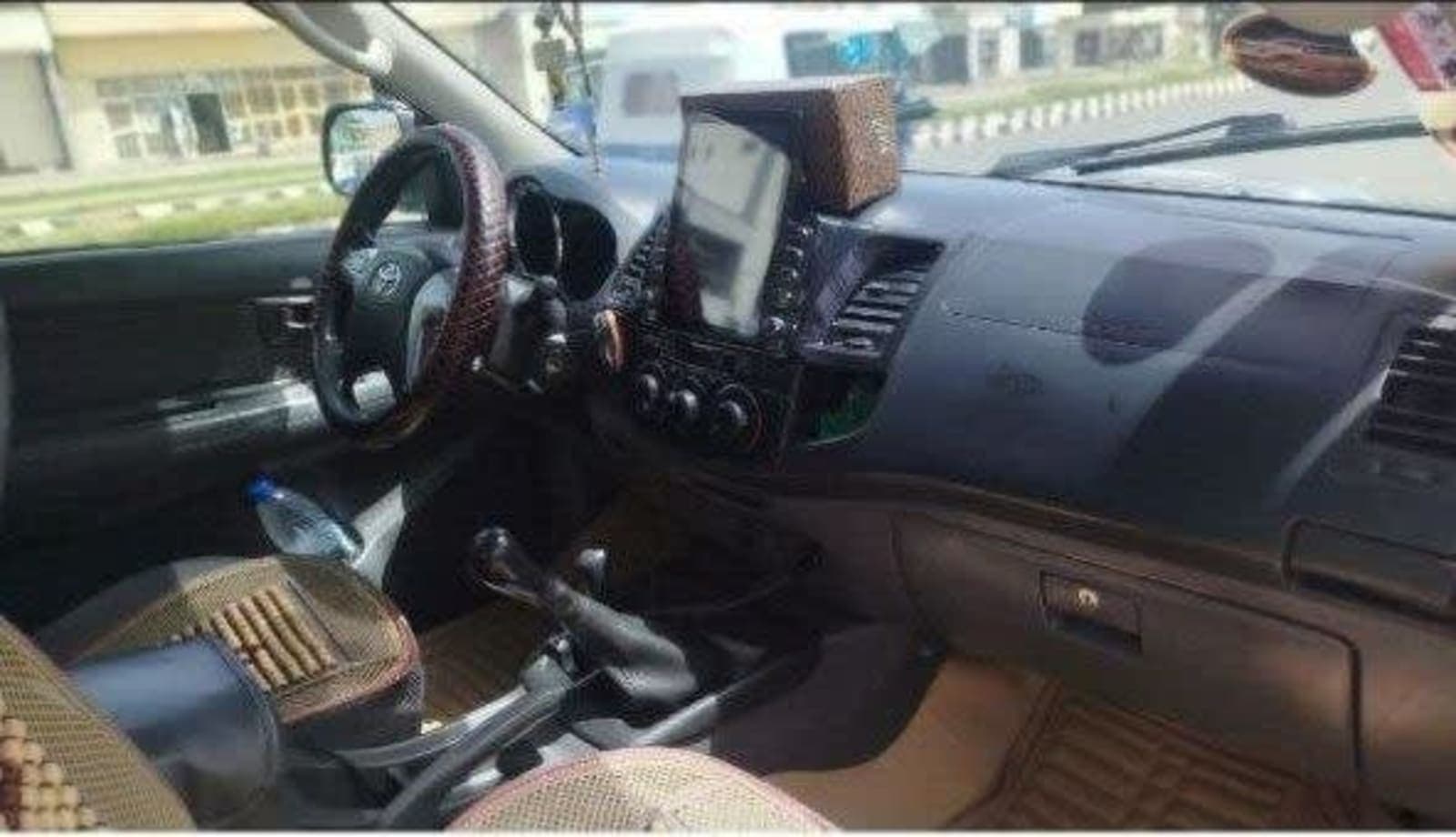 2012 Toyota Hilux Extra Cab — photo 3