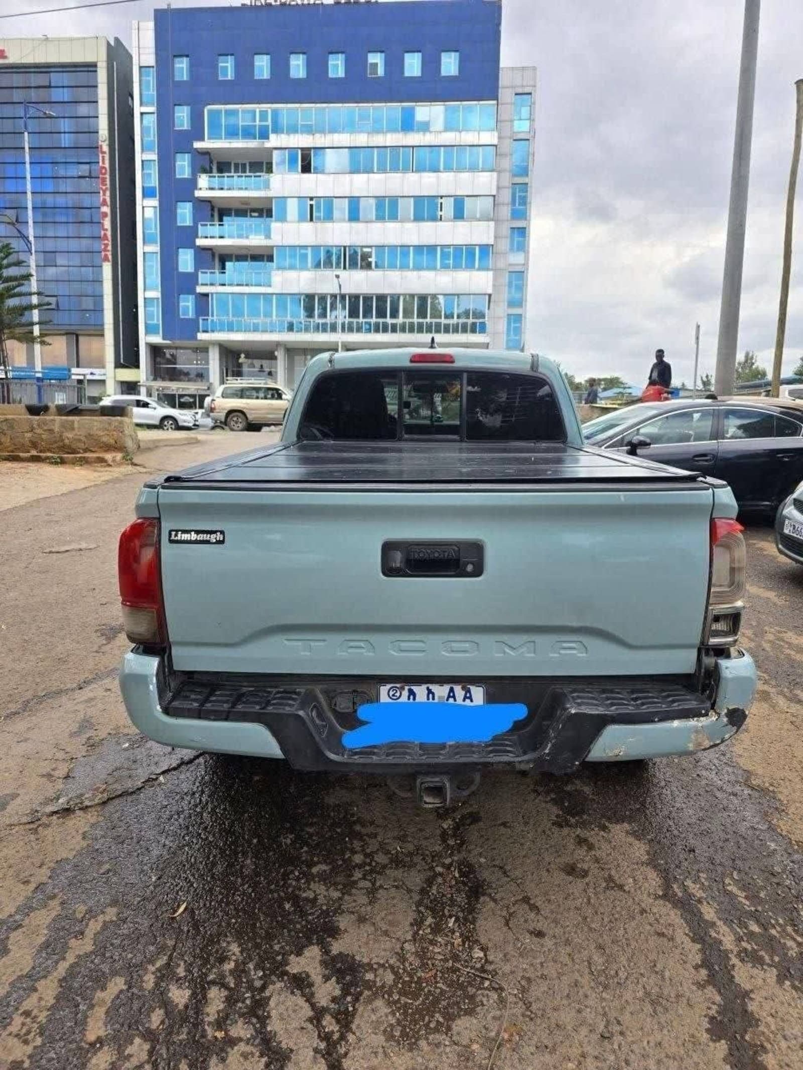 2019 Toyota Tacoma — photo 2