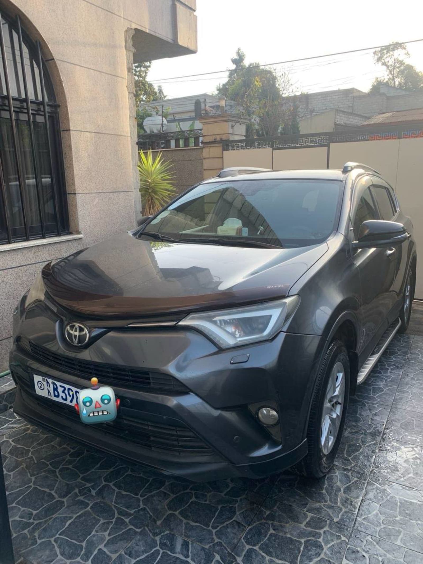 2017 Toyota Rav4 โ photo 1