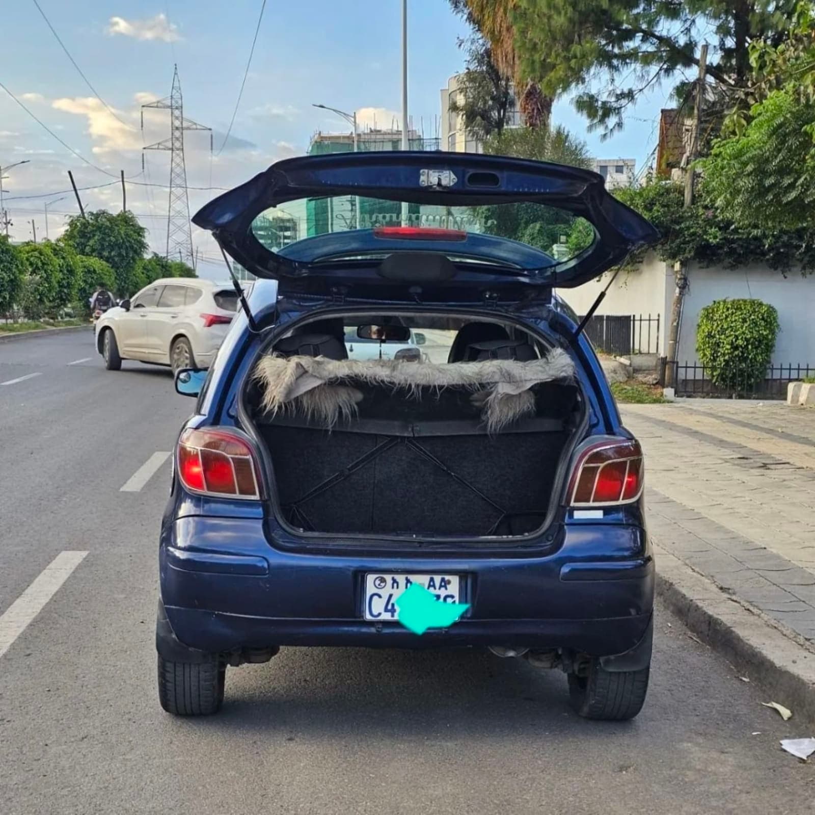 2004 Toyota Vitz — photo 4