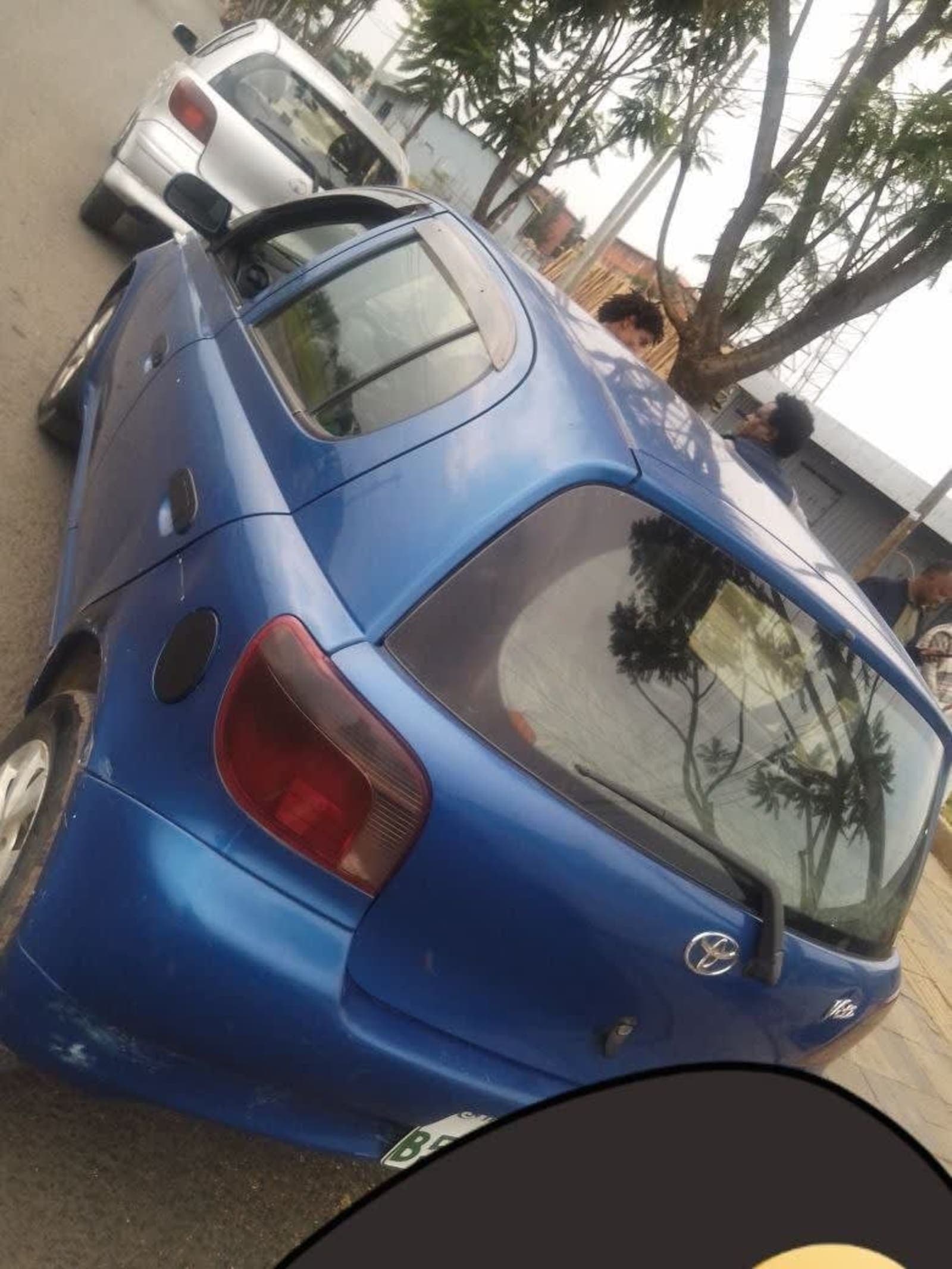 2002 Toyota Vitz — photo 2
