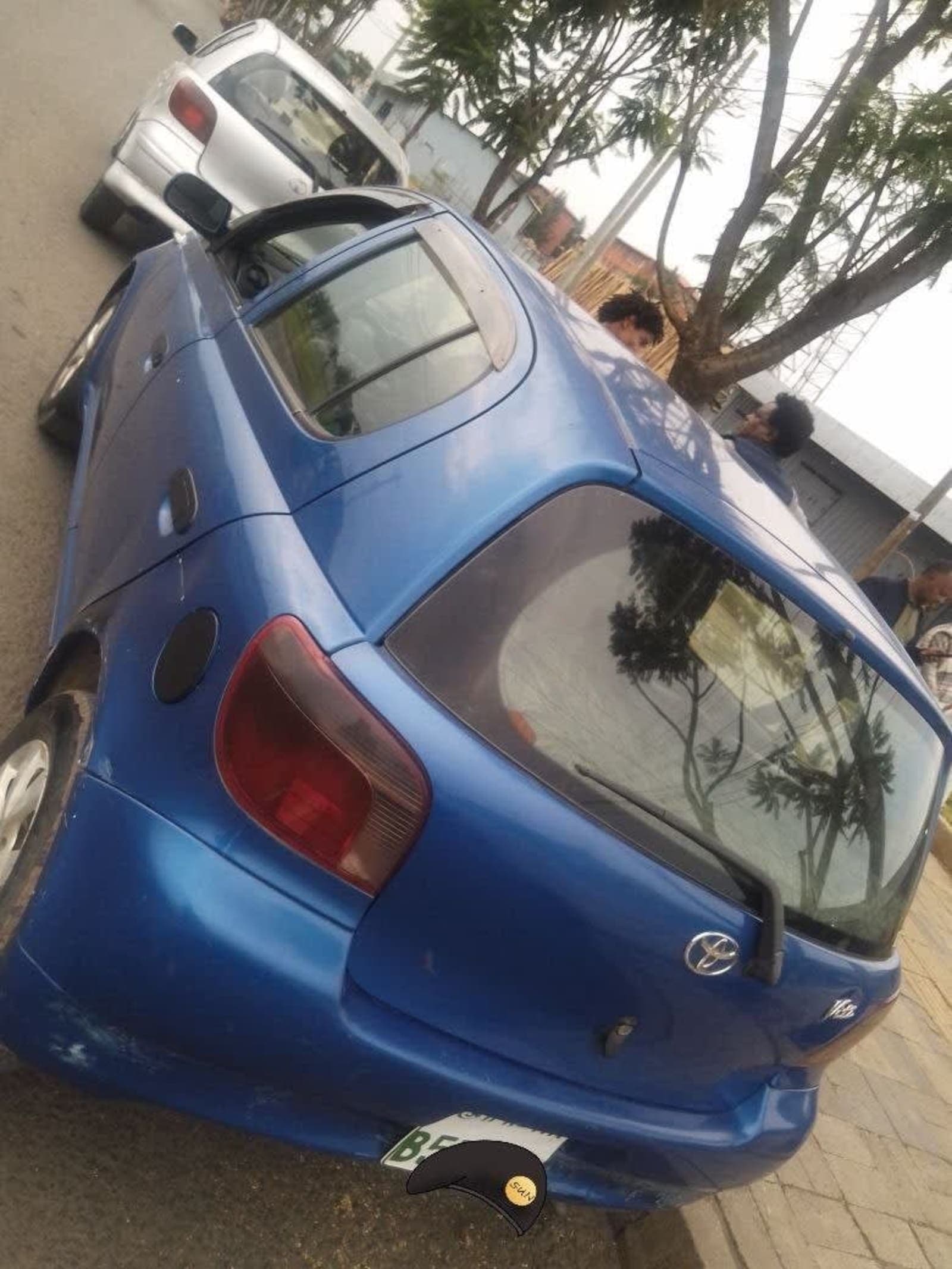 2002 Toyota Vitz — photo 3