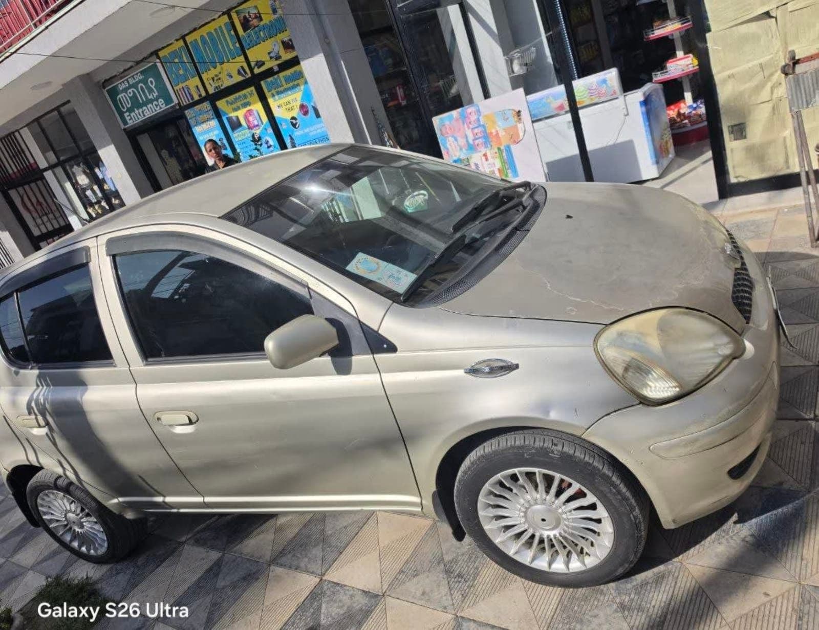 2004 Toyota Vitz Yaris — photo 4