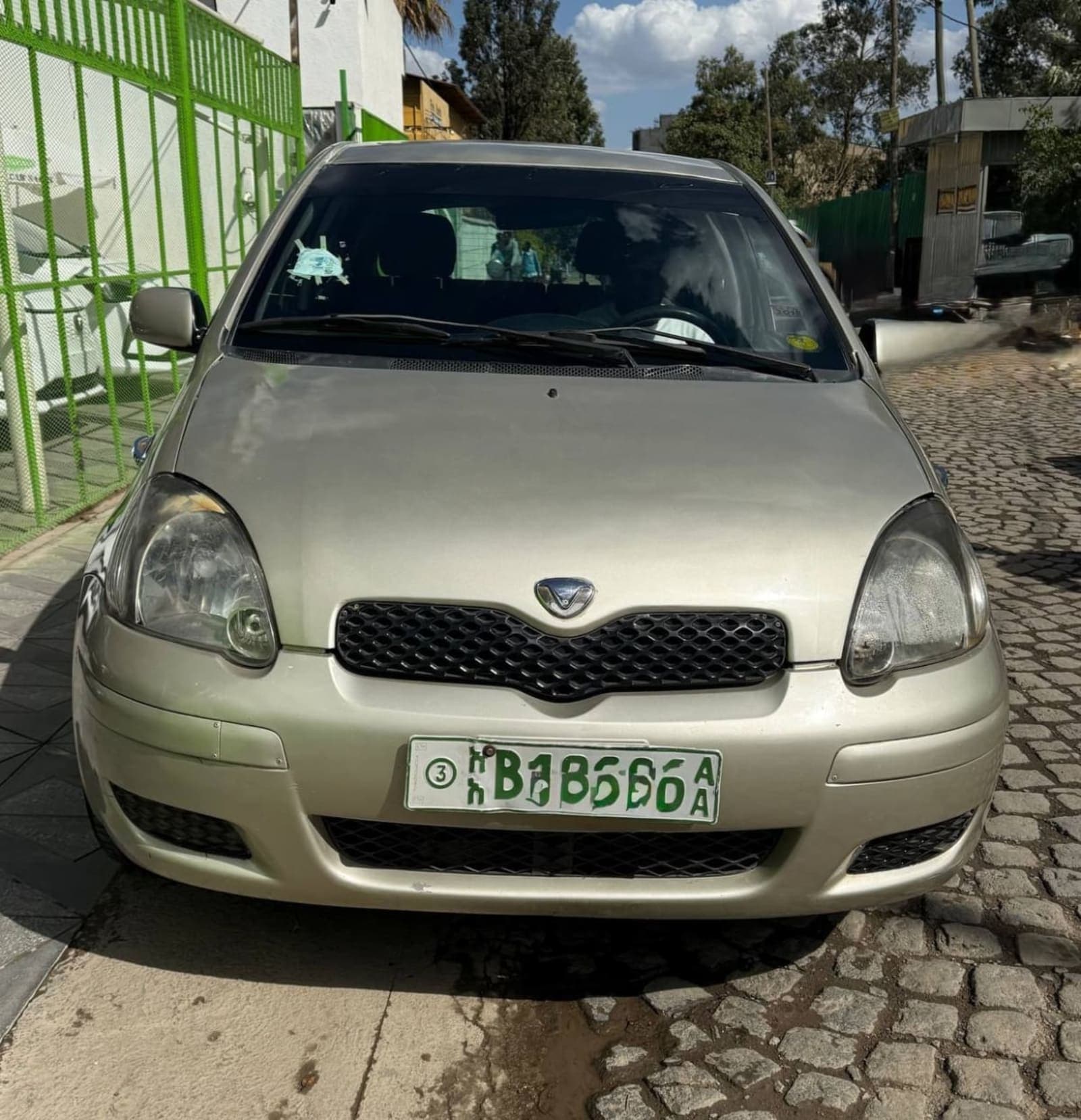 2004 TOYOTA VITZ
