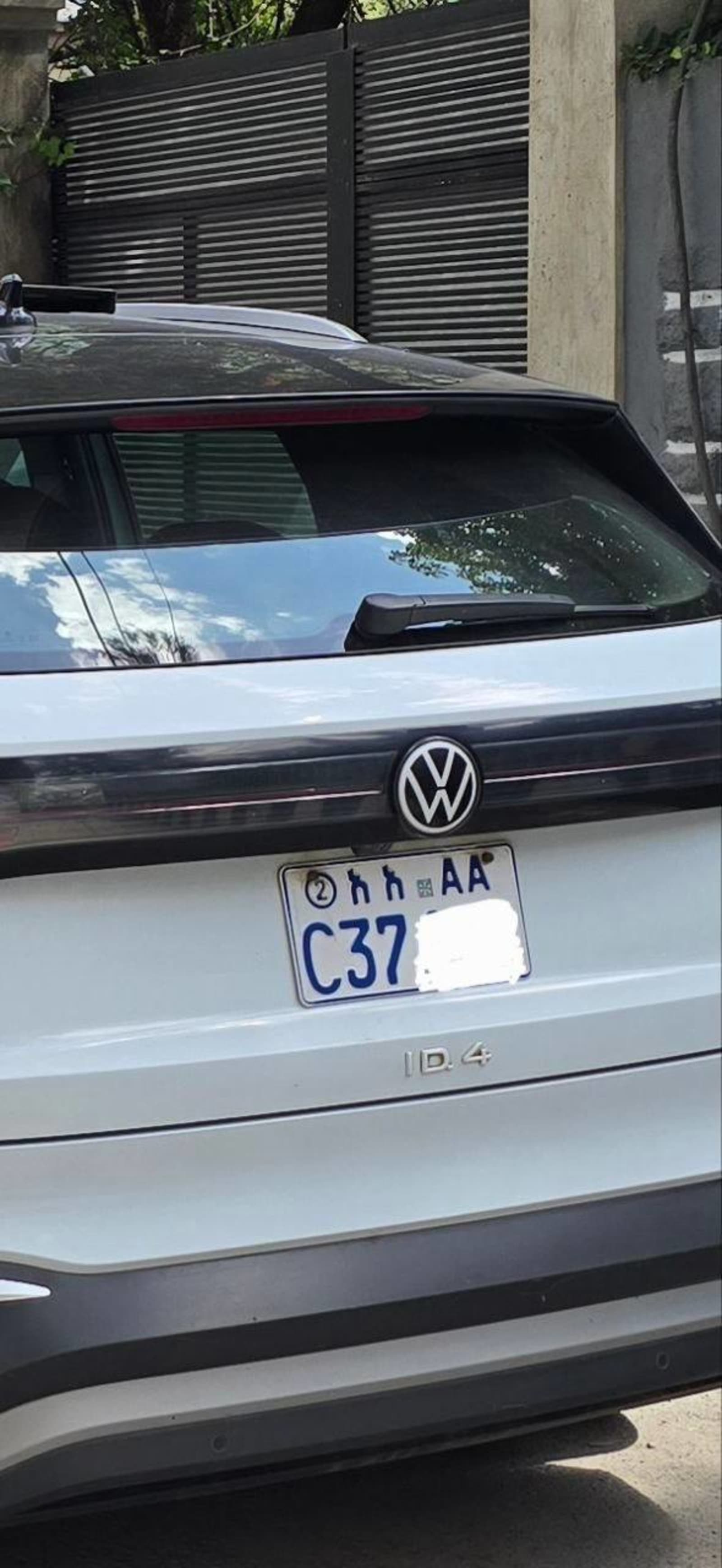 2022 Volkswagen ID.4 x Pro — photo 2