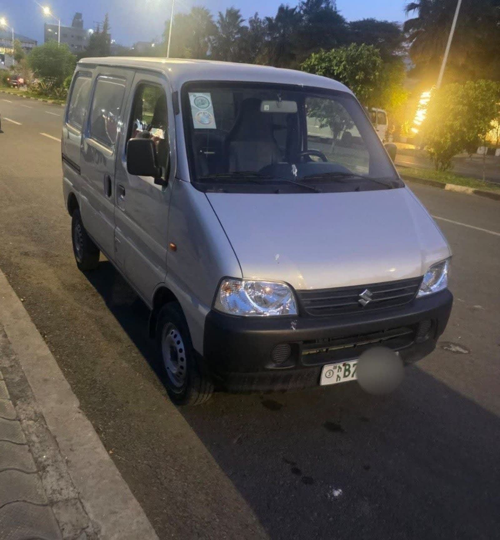 2023 Suzuki EECO — photo 1