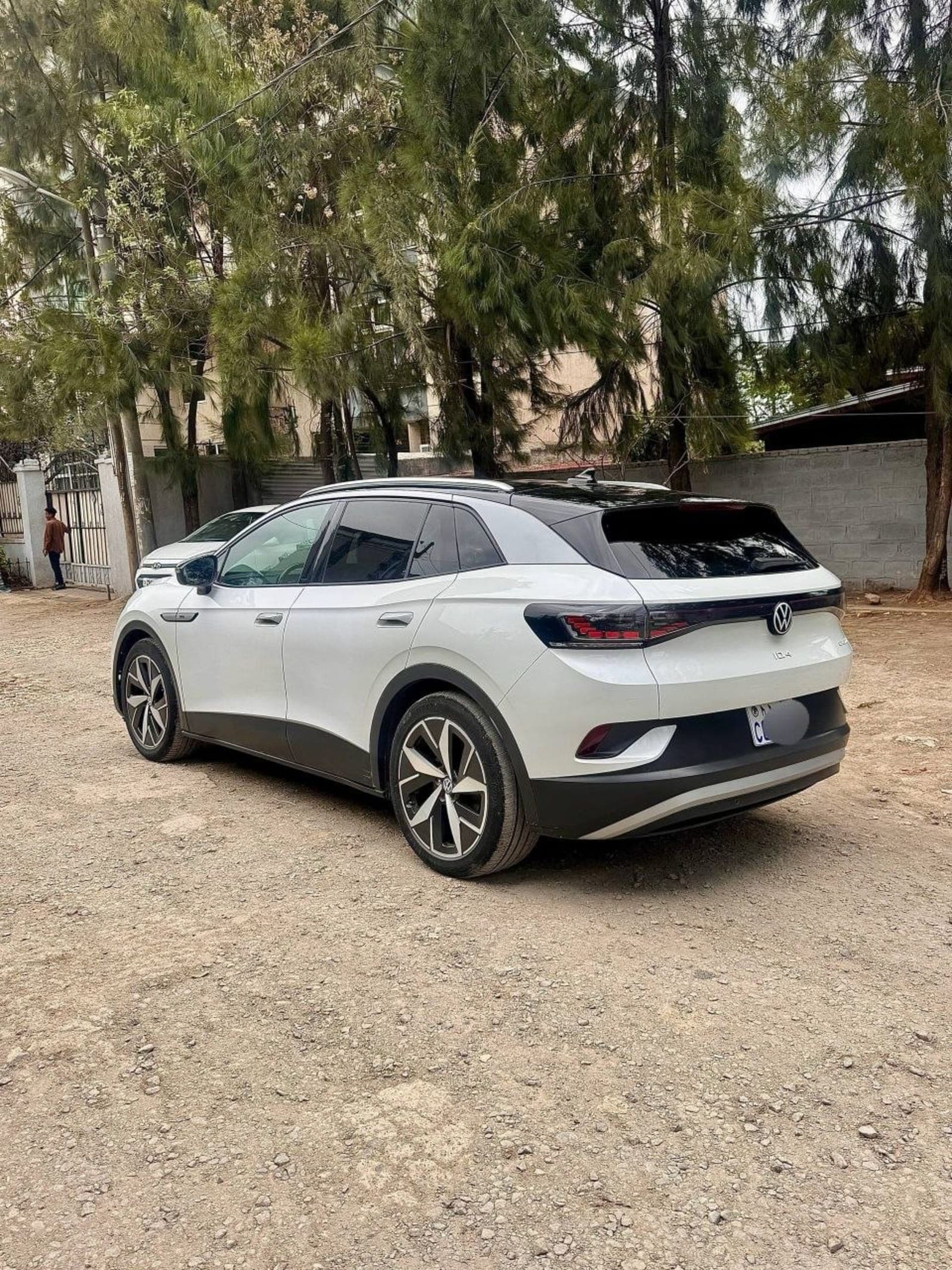 2022 Volkswagen ID.4 Crozz Pro — photo 3