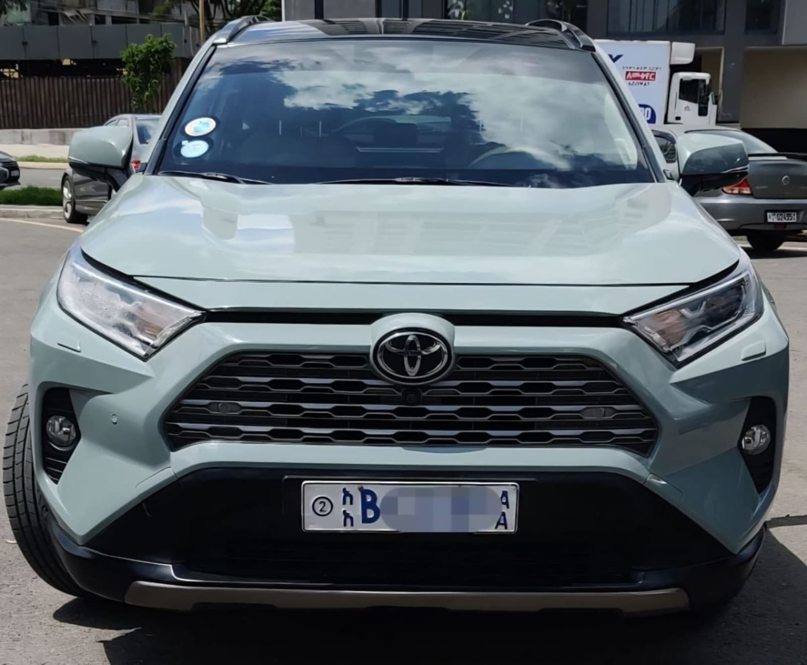 2020 Toyota RAV4 — photo 1