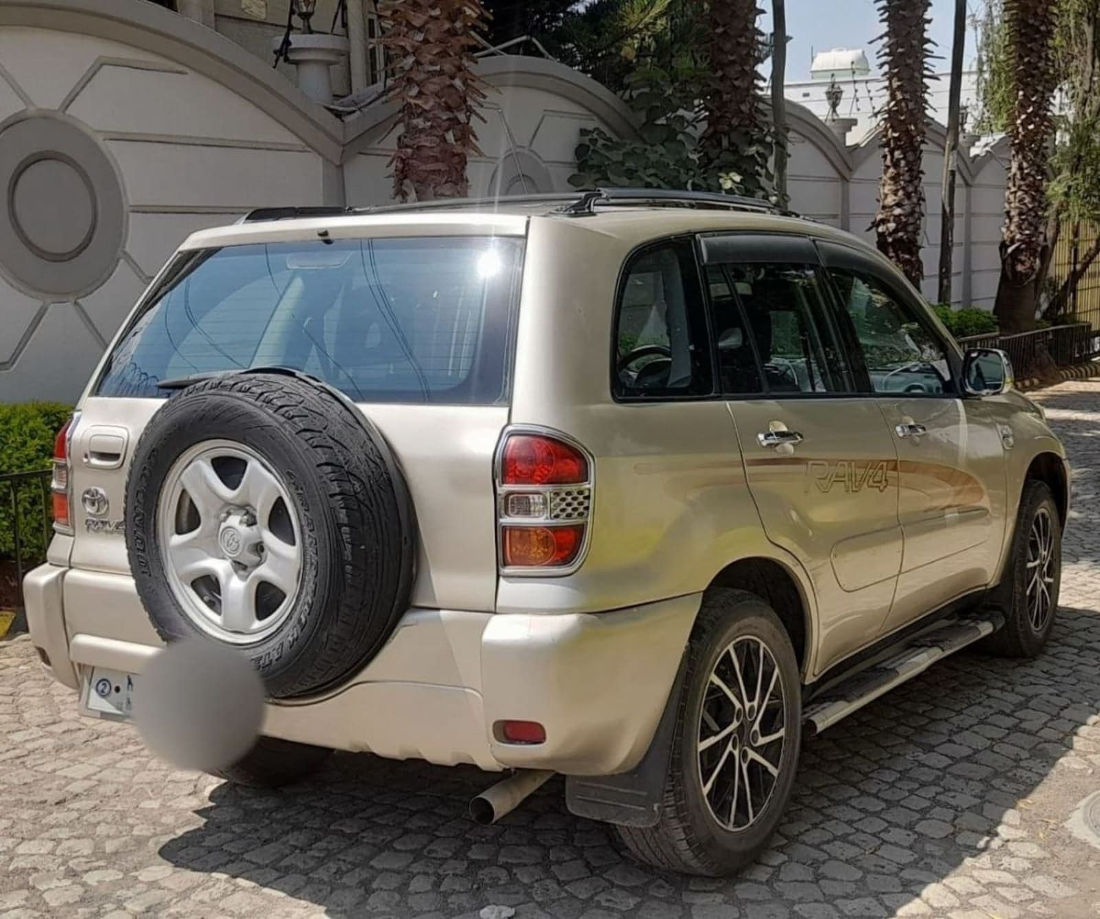 2005 Toyota RAV4 — photo 2