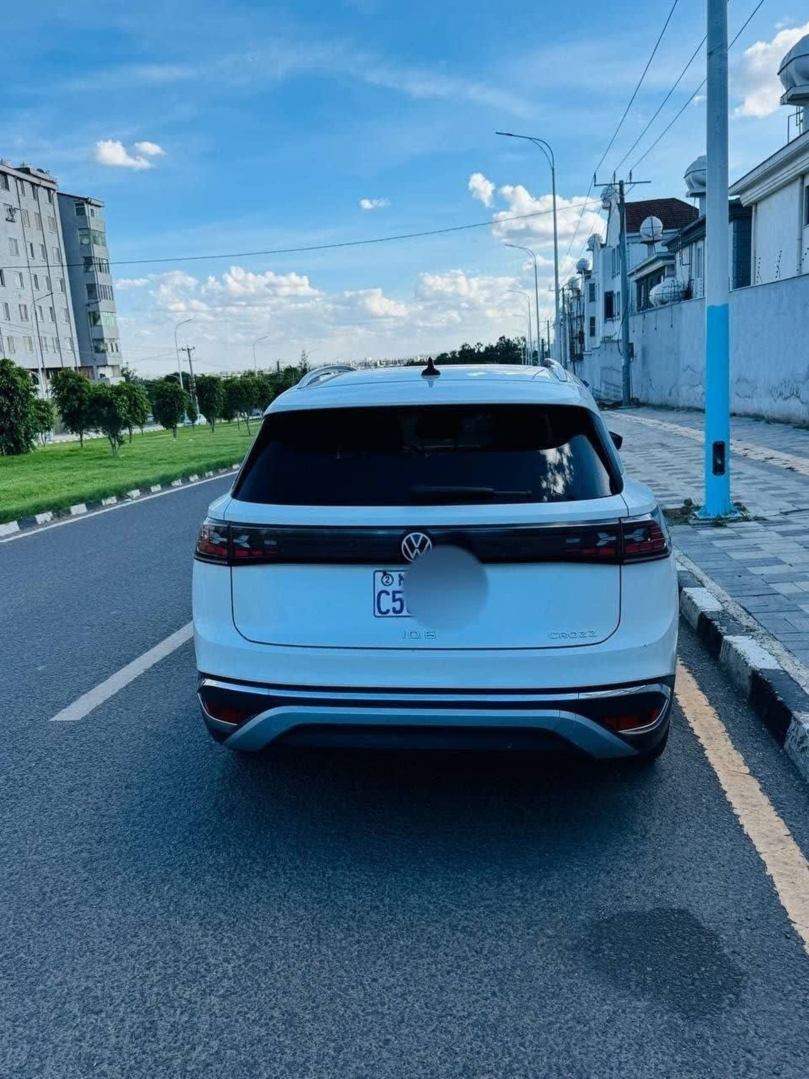 2023 Volkswagen ID.6 Crozz Pro — photo 2