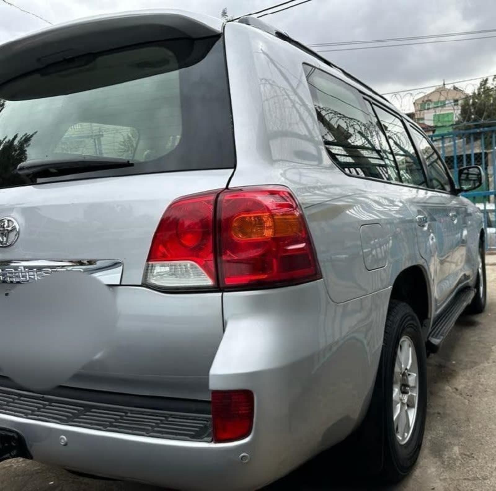 2012 Toyota Land Cruiser V8 VX — photo 5