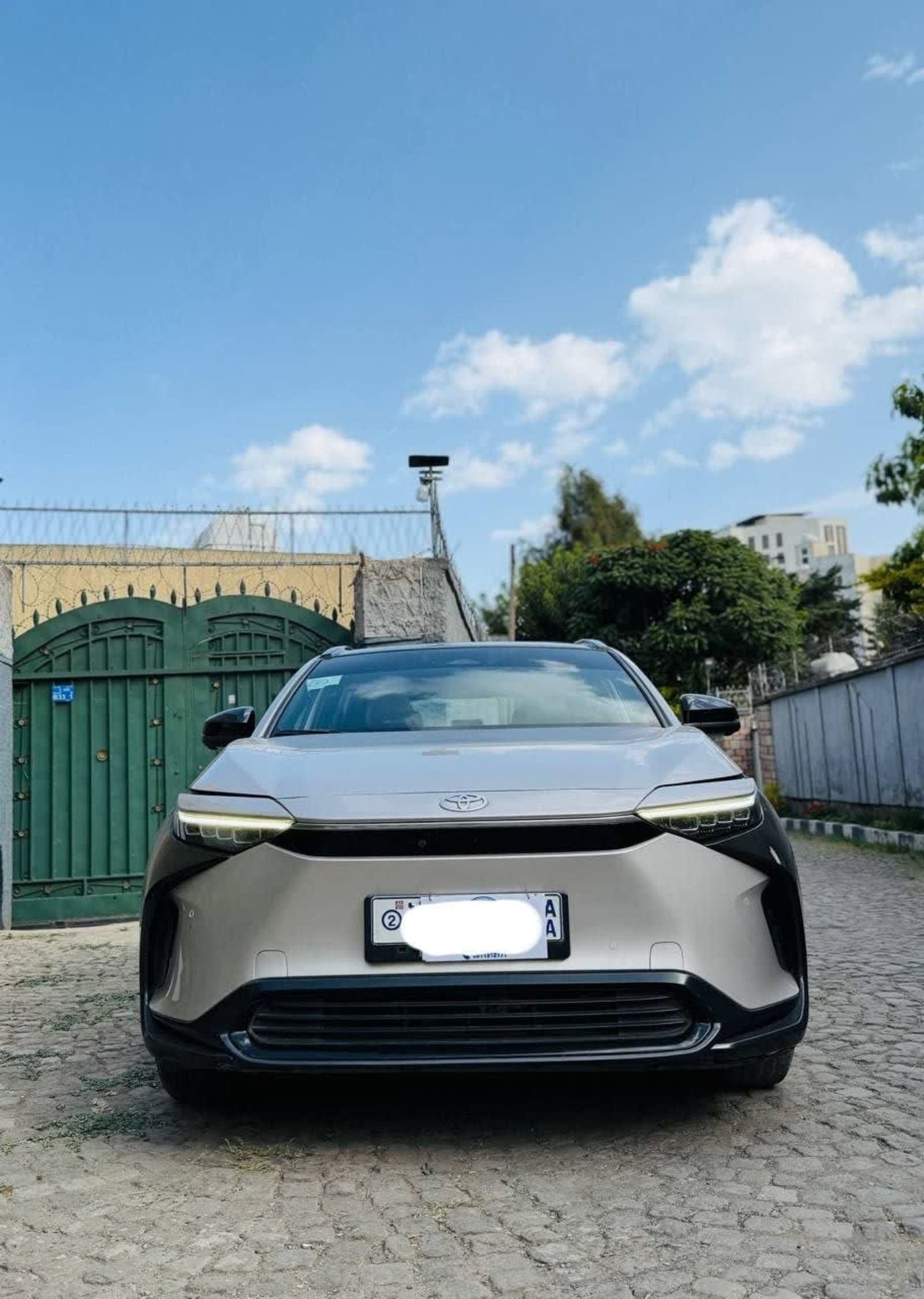 2023 Toyota BZ4X EV — photo 4