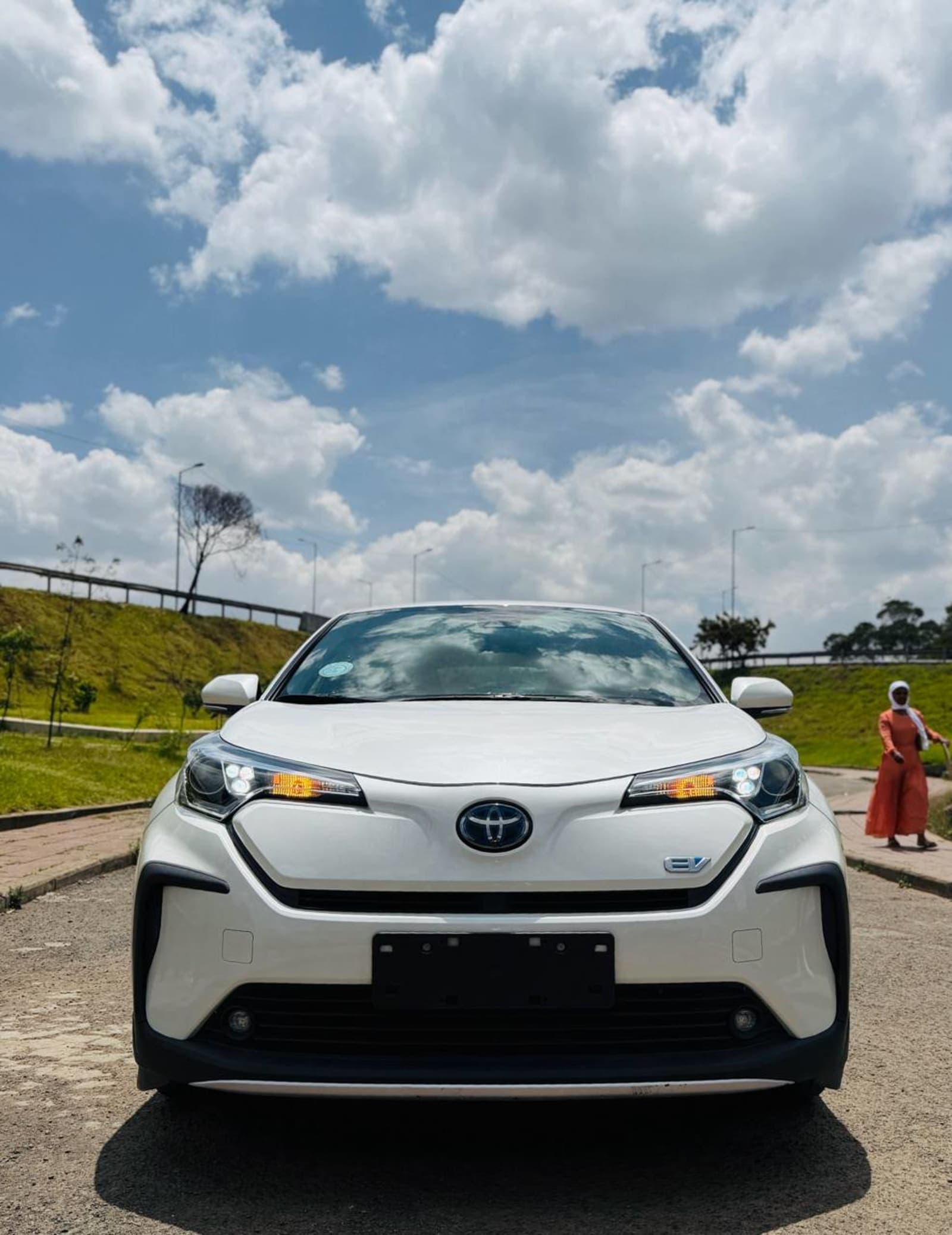 2022 TOYOTA CHR EV — photo 7
