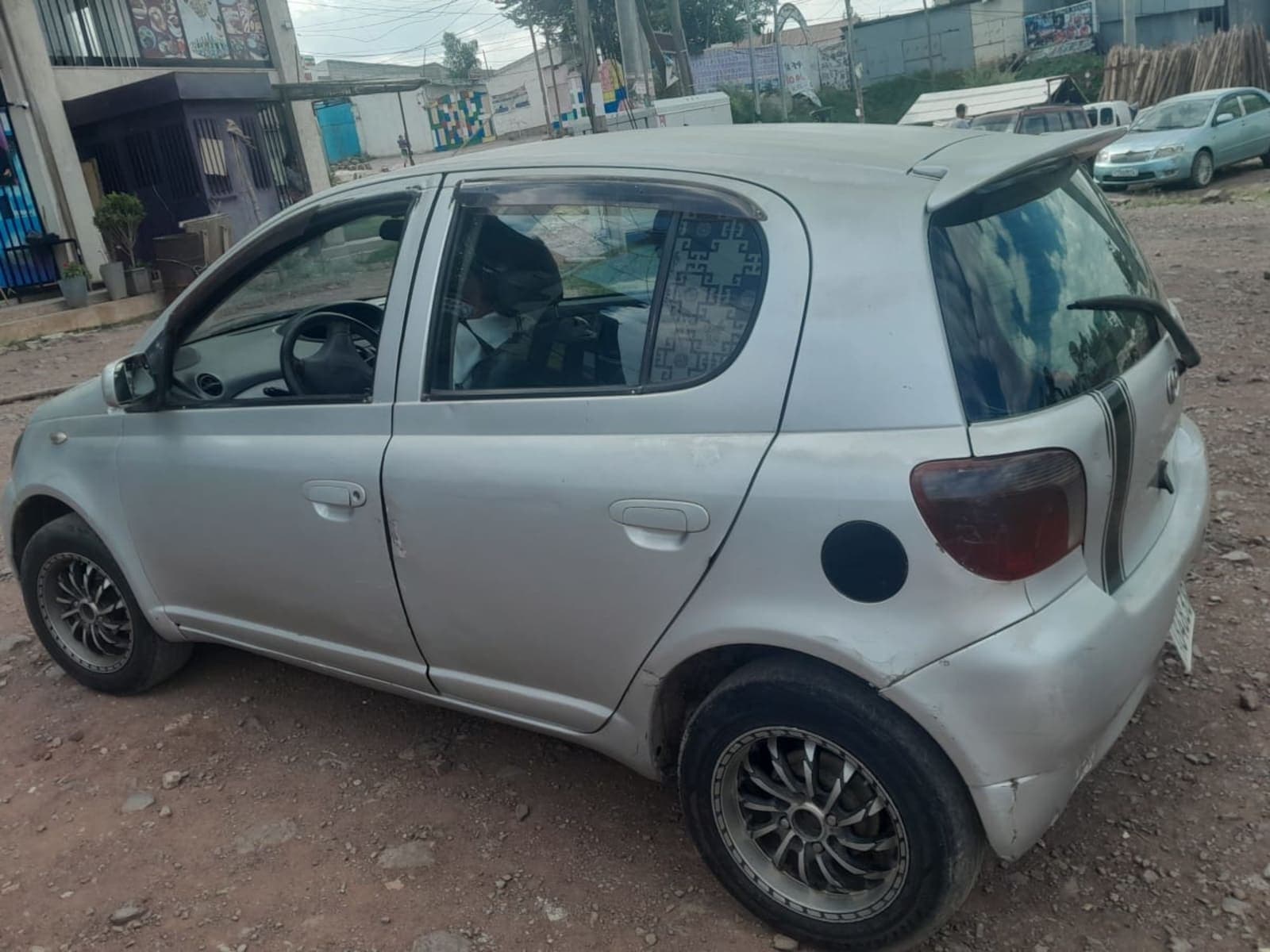 2001 Toyota Vitz — photo 6