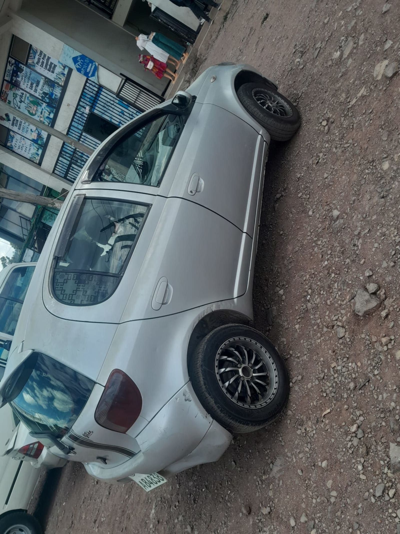 2001 Toyota Vitz — photo 7