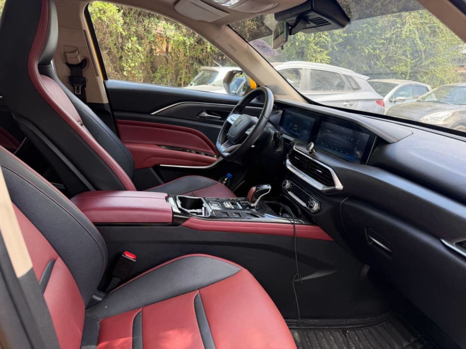 2021 Faw Bestune T 77 — photo 2