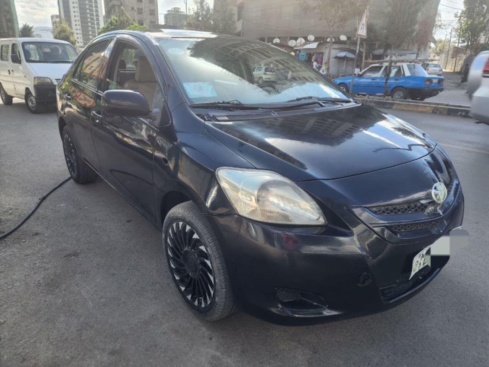 2007 Toyota Yaris Sedan โ photo 2