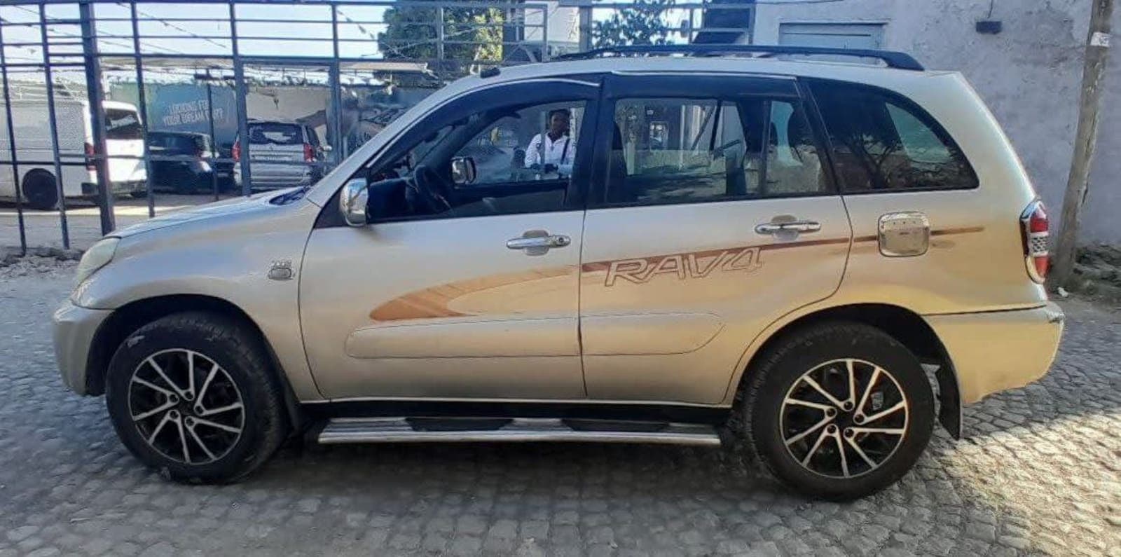 2005 Toyota Rav4 — photo 8