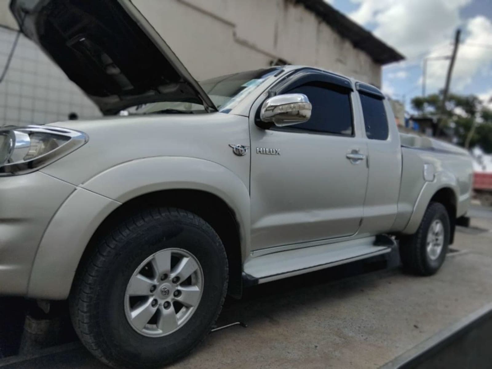 2011 Toyota Hilux — photo 2