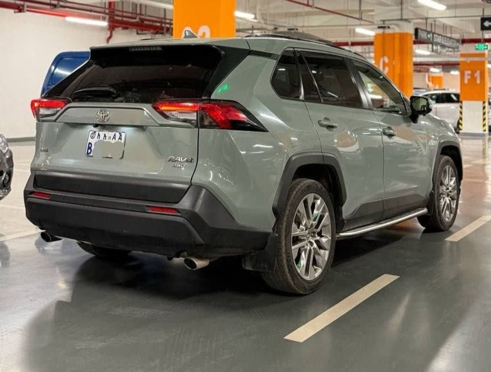 2020 Toyota Rav4 — photo 2
