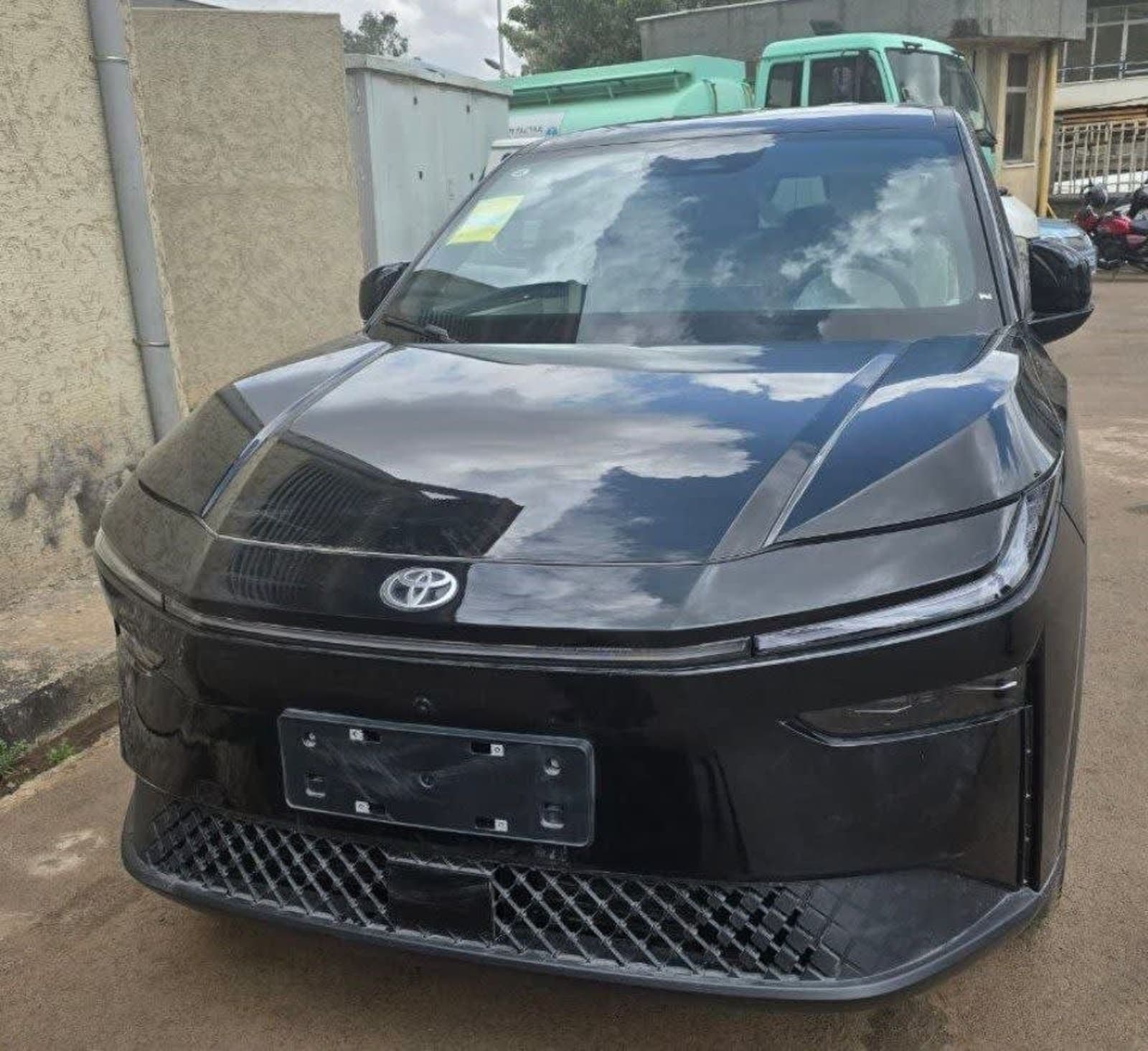 2025 Toyota Bz3x Short Range — photo 8