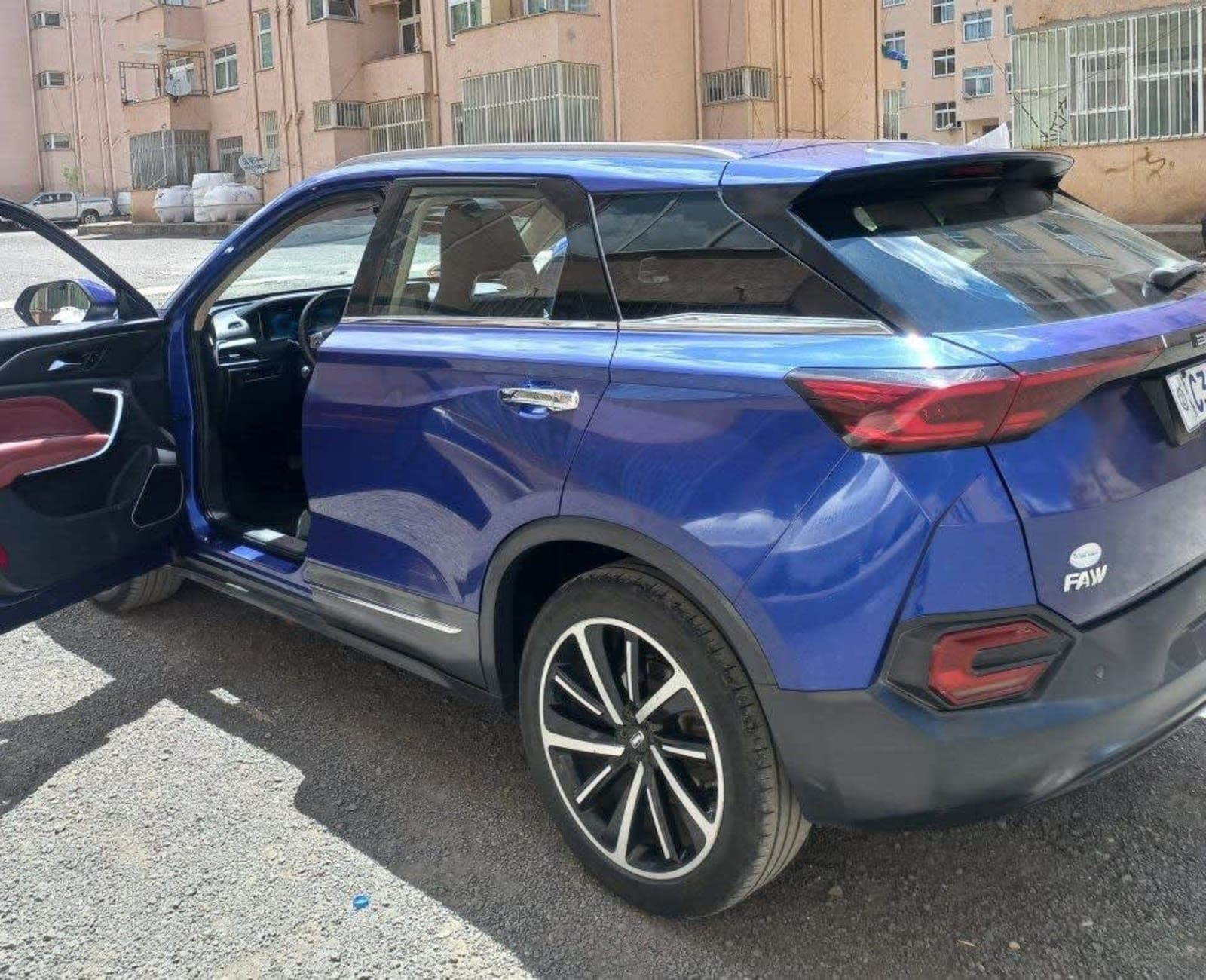 2022 FAW Bestune T77 — photo 6