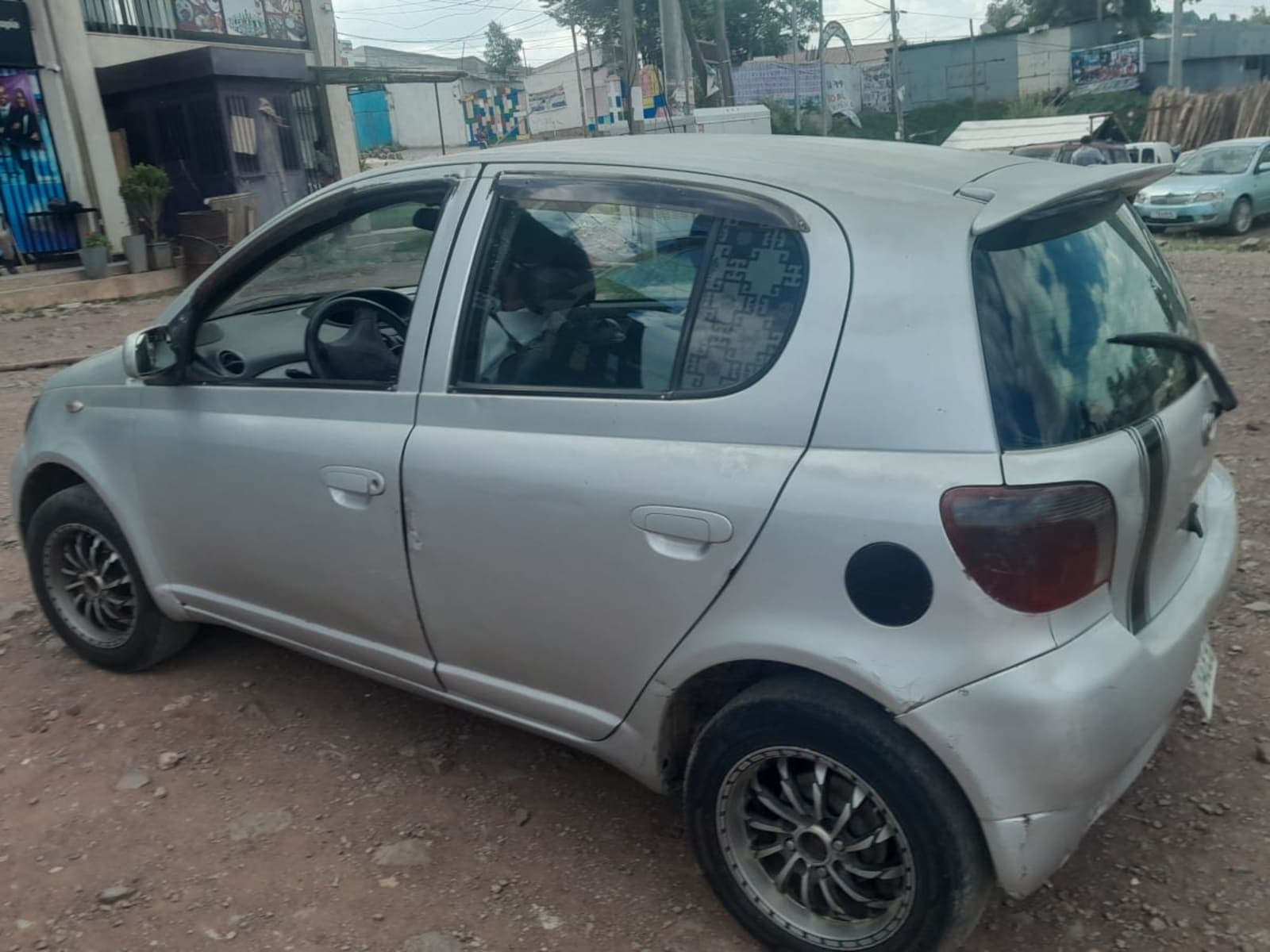 2001 Toyota Vitz — photo 3
