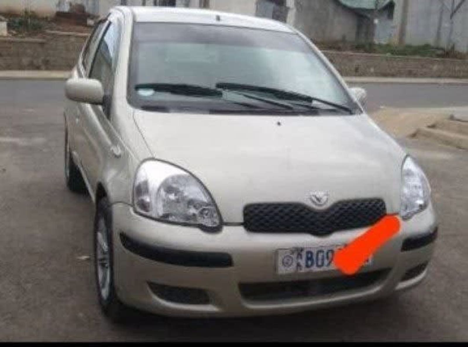 2002 Toyota Vitz โ photo 4