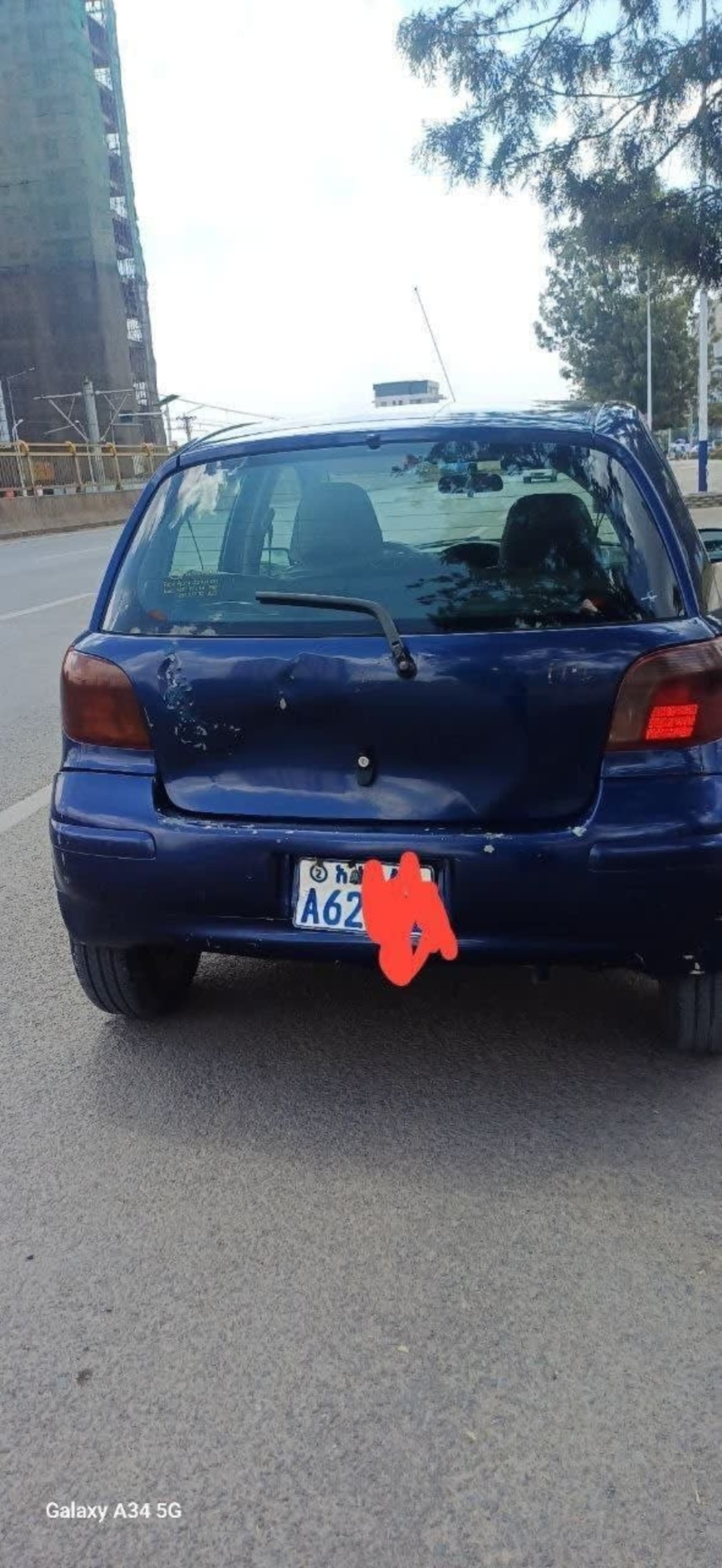 2001 Toyota Vitz — photo 2