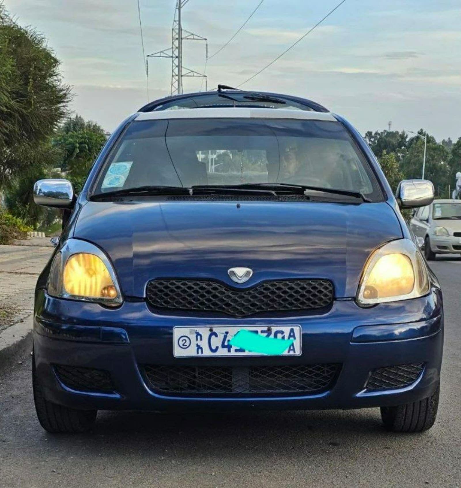 2004 Toyota Vitz