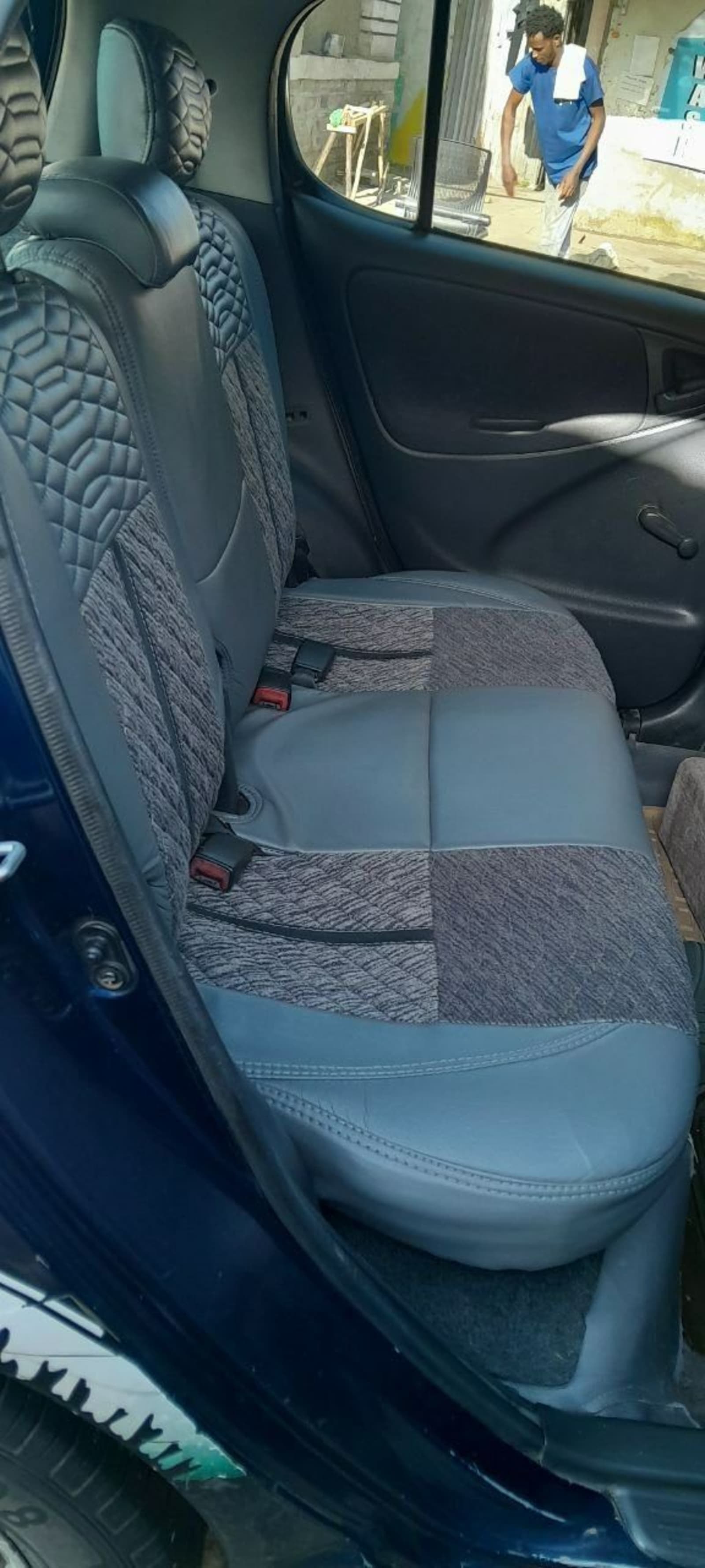 2001 Toyota Vitz Yaris — photo 4