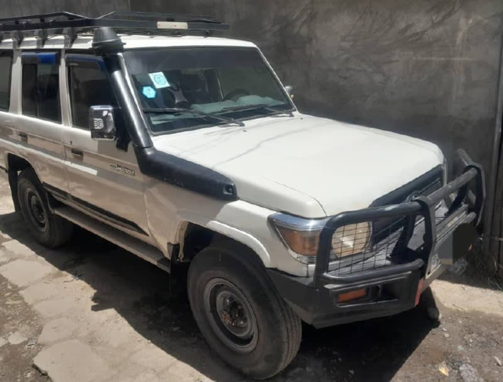 2014 Toyota LandCruiser Mark II — photo 3