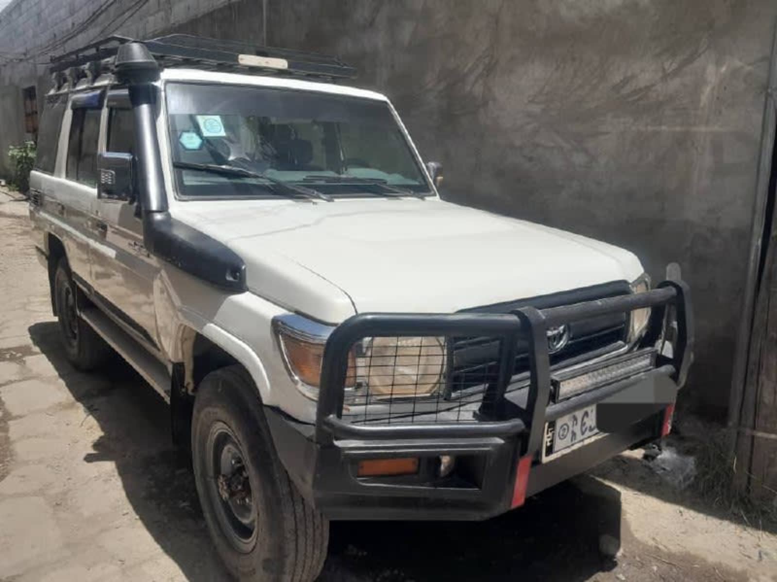 2014 Toyota LandCruiser Mark II — photo 5
