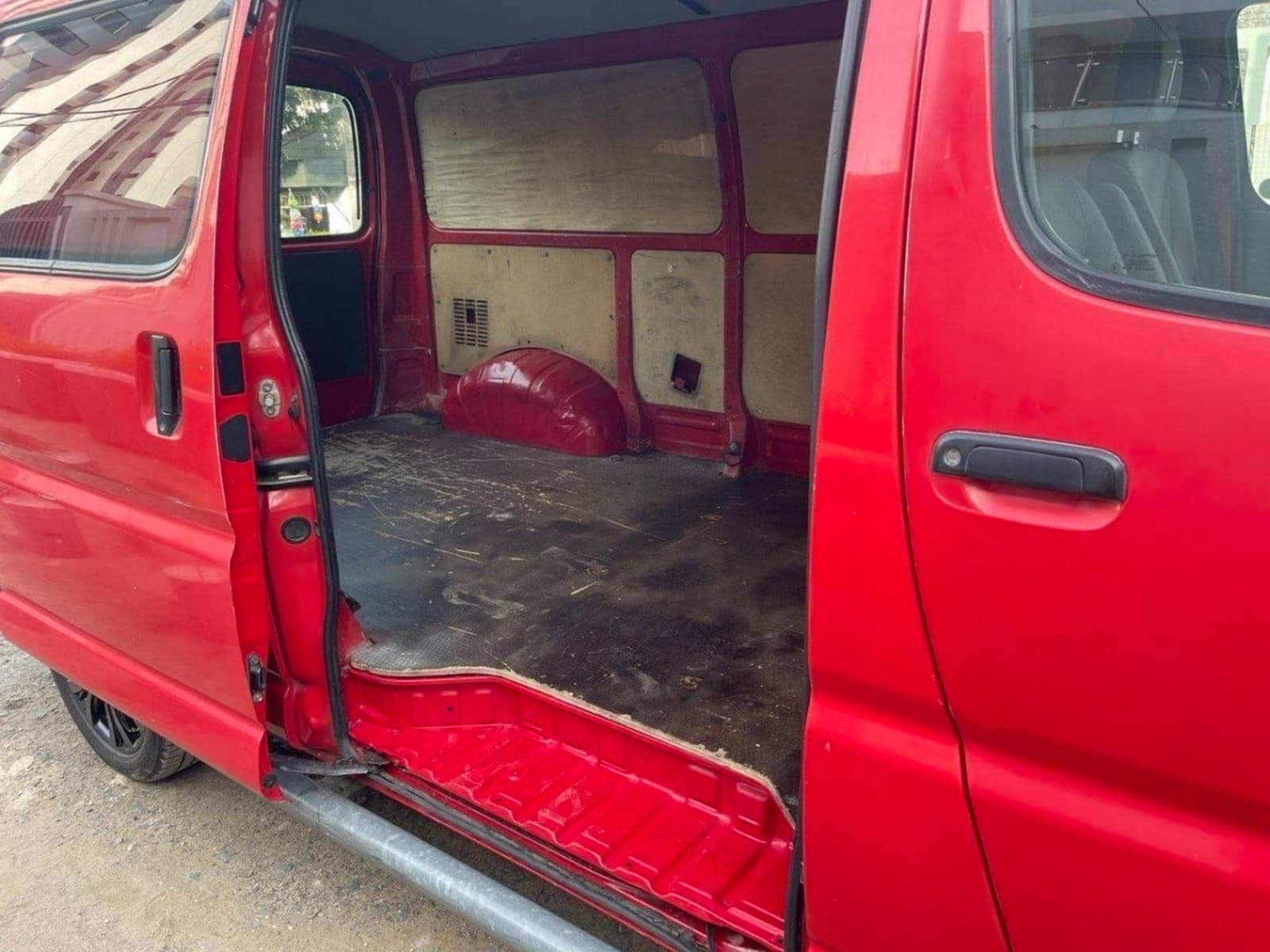 2011 Toyota Hiace Dolphin — photo 4