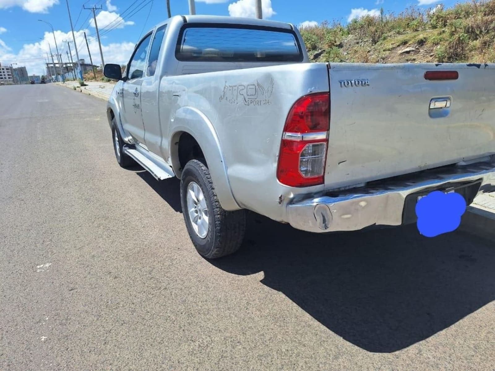 2008 Toyota Hilux Extra Cab โ photo 2