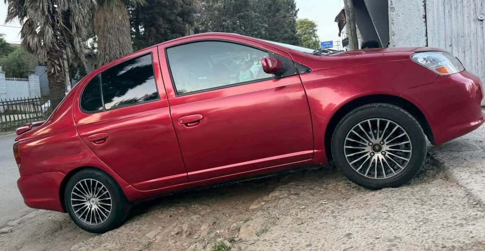 2005 Toyota Platz — photo 3