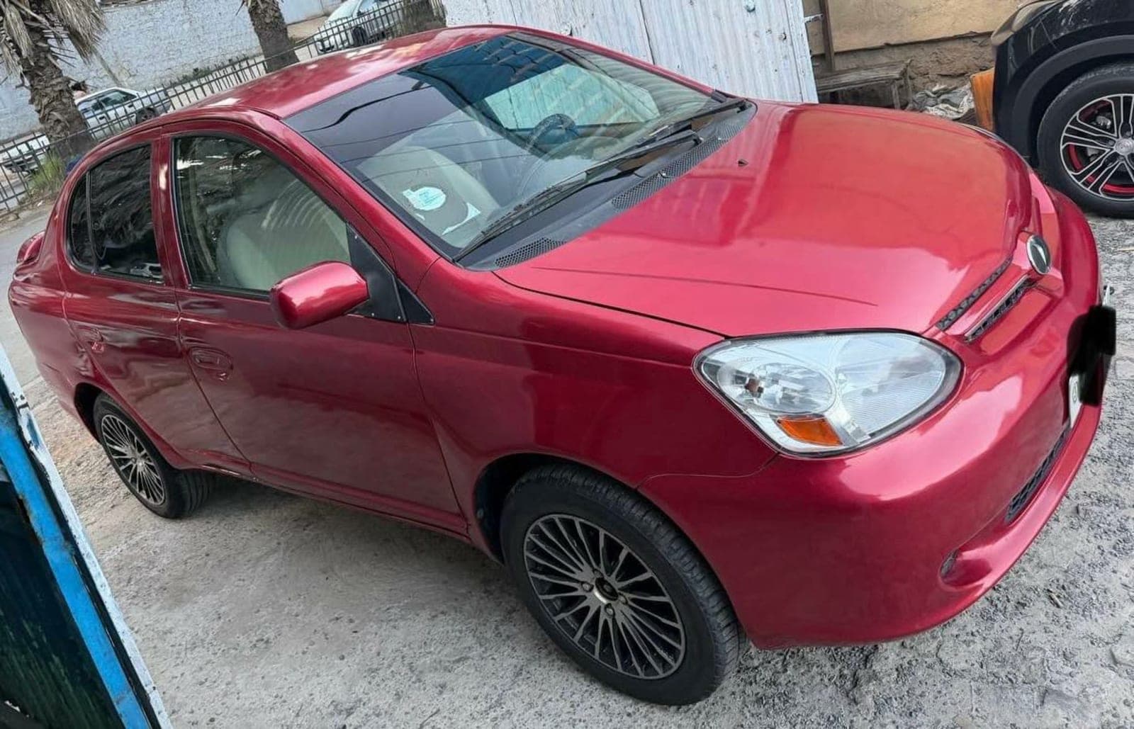 2005 Toyota Platz — photo 4